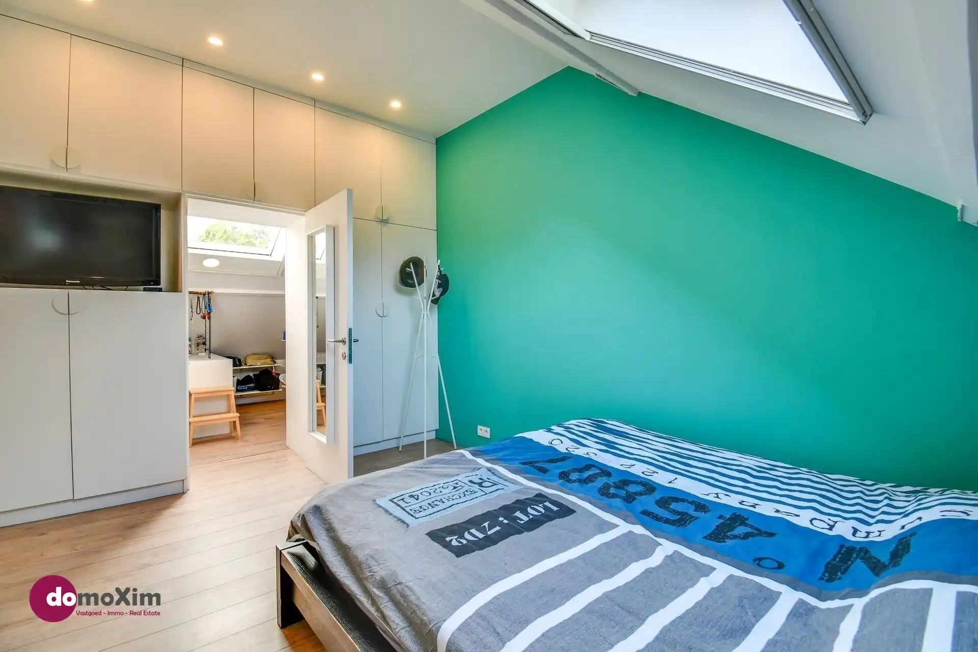 Instapklare woning met ruime hangar nabij het centrum van Hever foto 16
