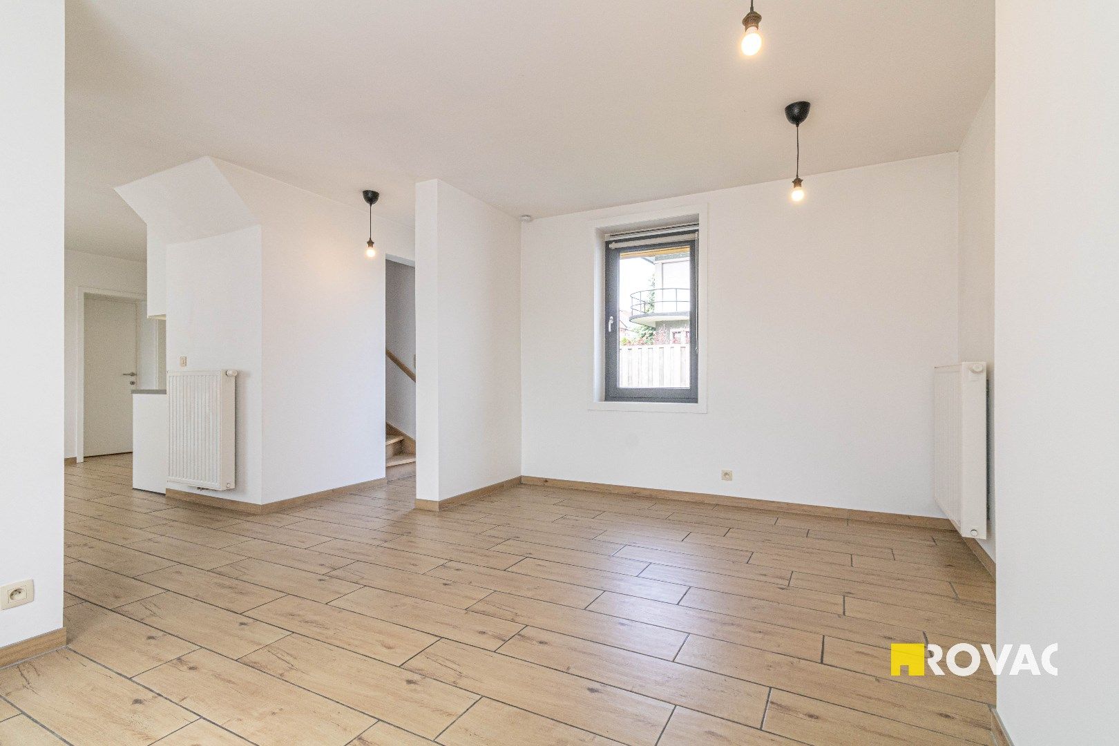 Gerenoveerde hoekwoning met 2 slaapkamers, tuin en uitweg.  foto 8
