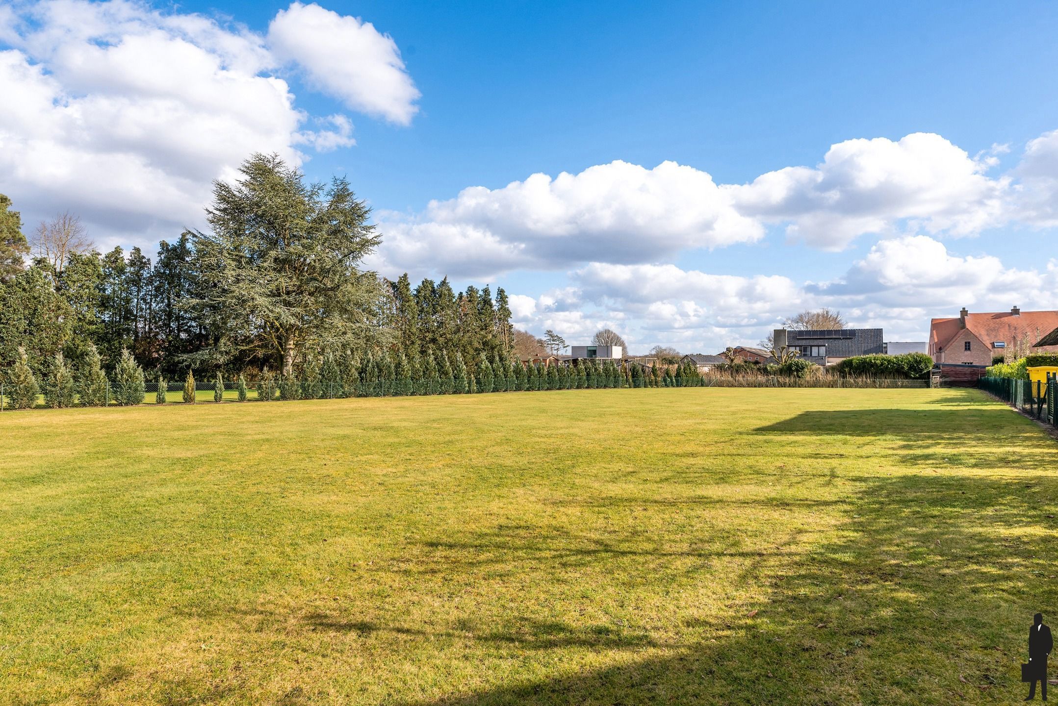 Riante villa met 4 slpk. op perceel van 2.543m²  foto 22