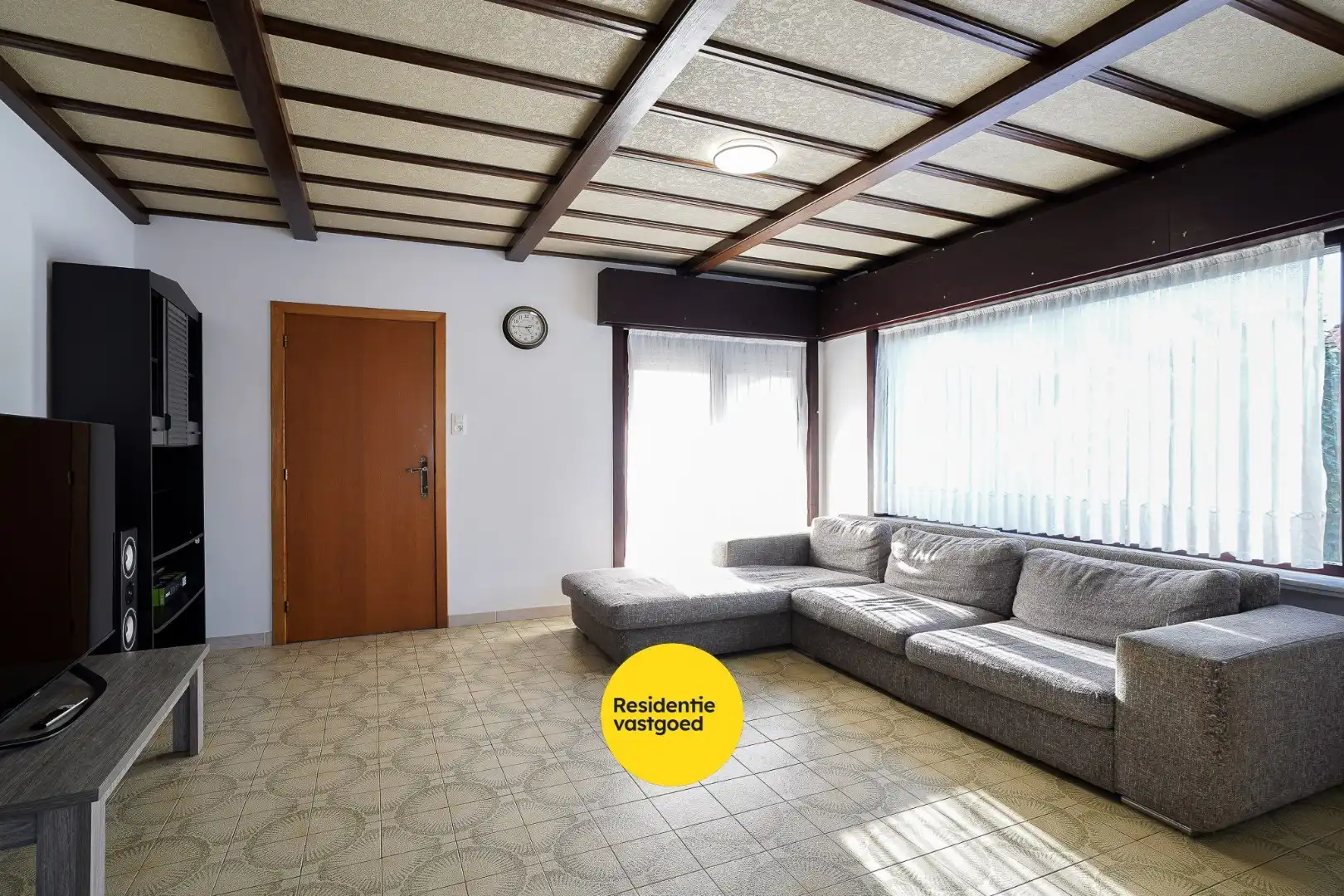 Woning met 5 slaapkamers in het centrum van Eernegem foto 4