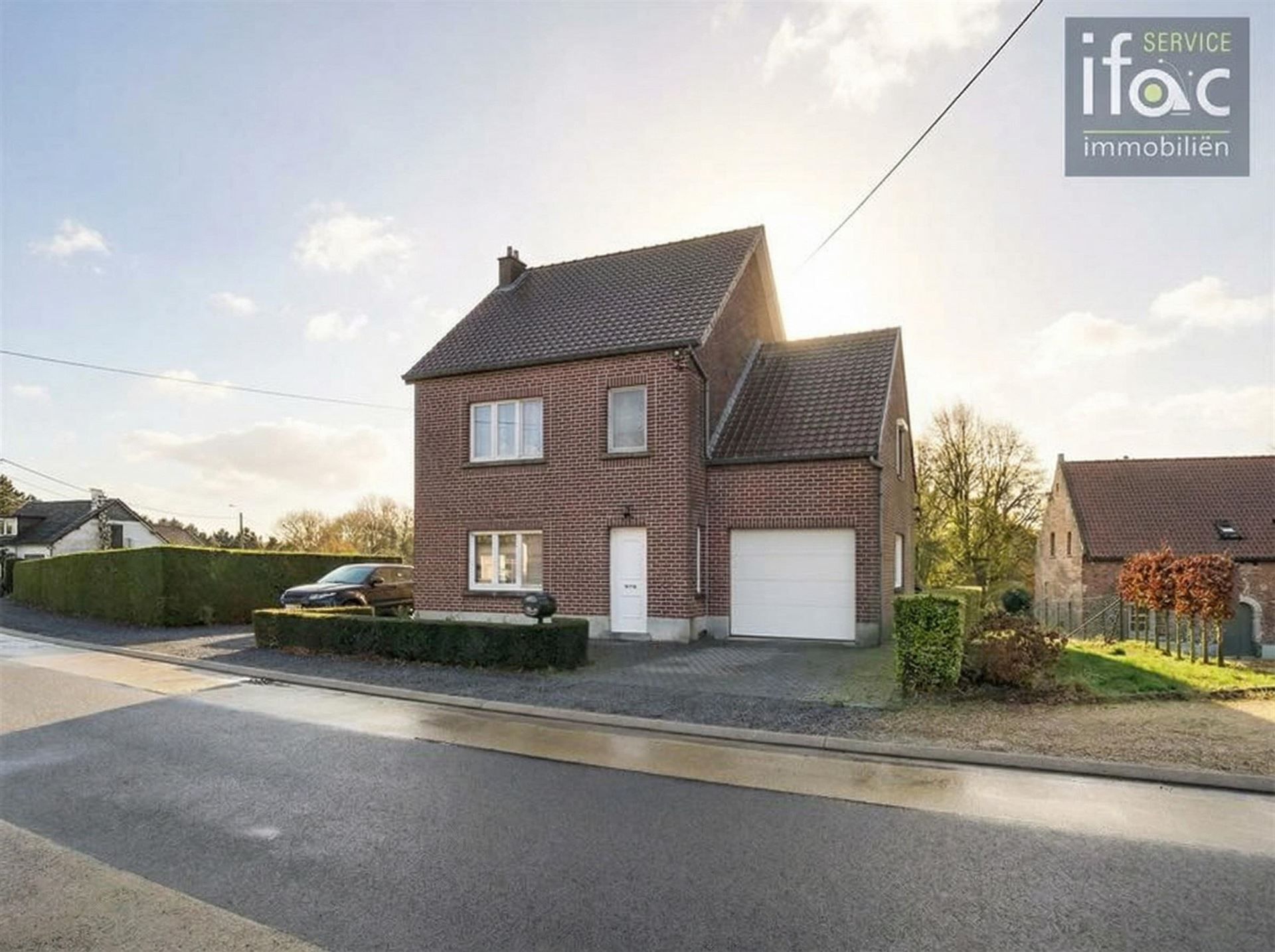 Mooie woning met ruime tuin foto 2