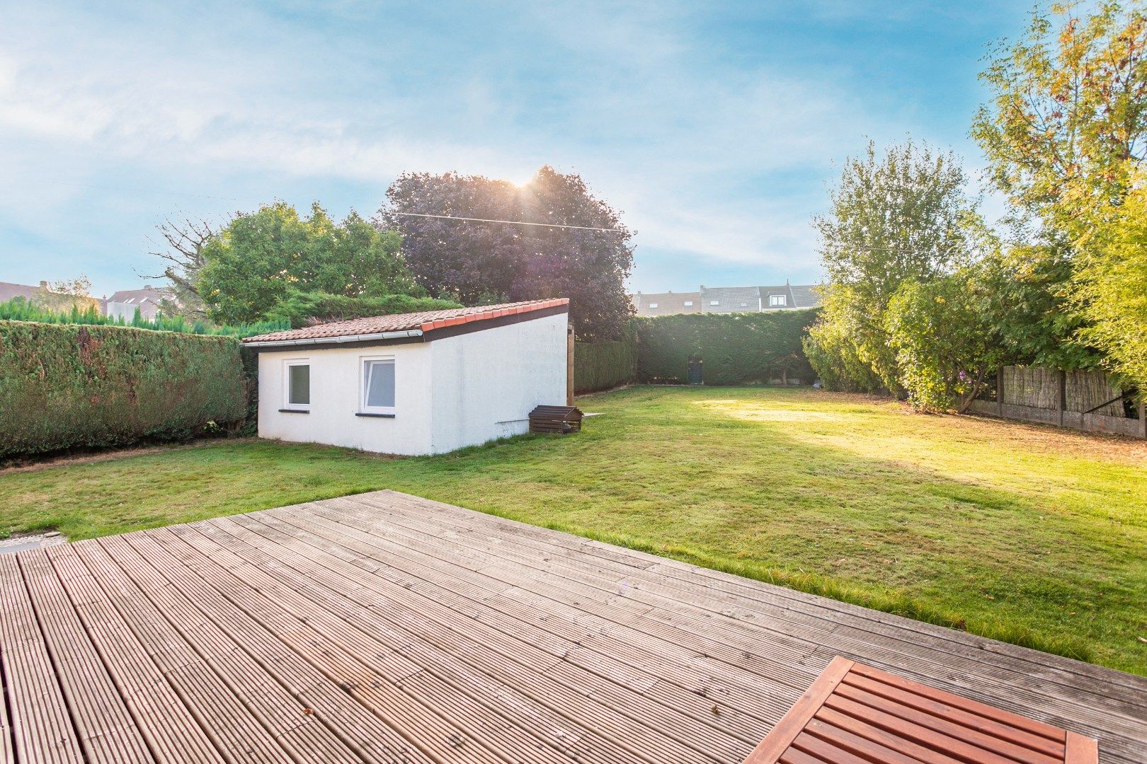 Rustig gelegen halfopen woning met tuin en garage foto 19