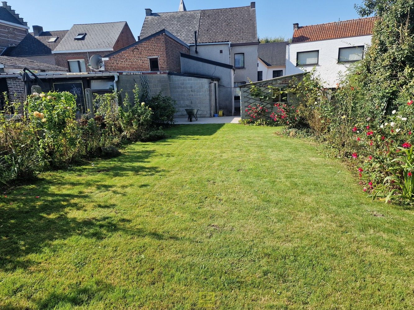 Te renoveren woning met ruime tuin in het dorpscentrum van Mere! foto 17