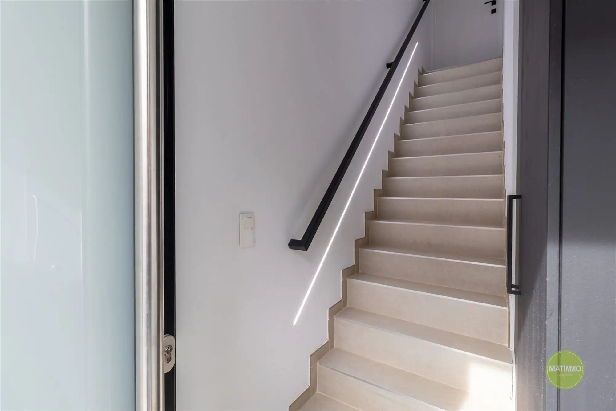 Gerenoveerd duplex appartement met handelszaak in Meerhout foto 23