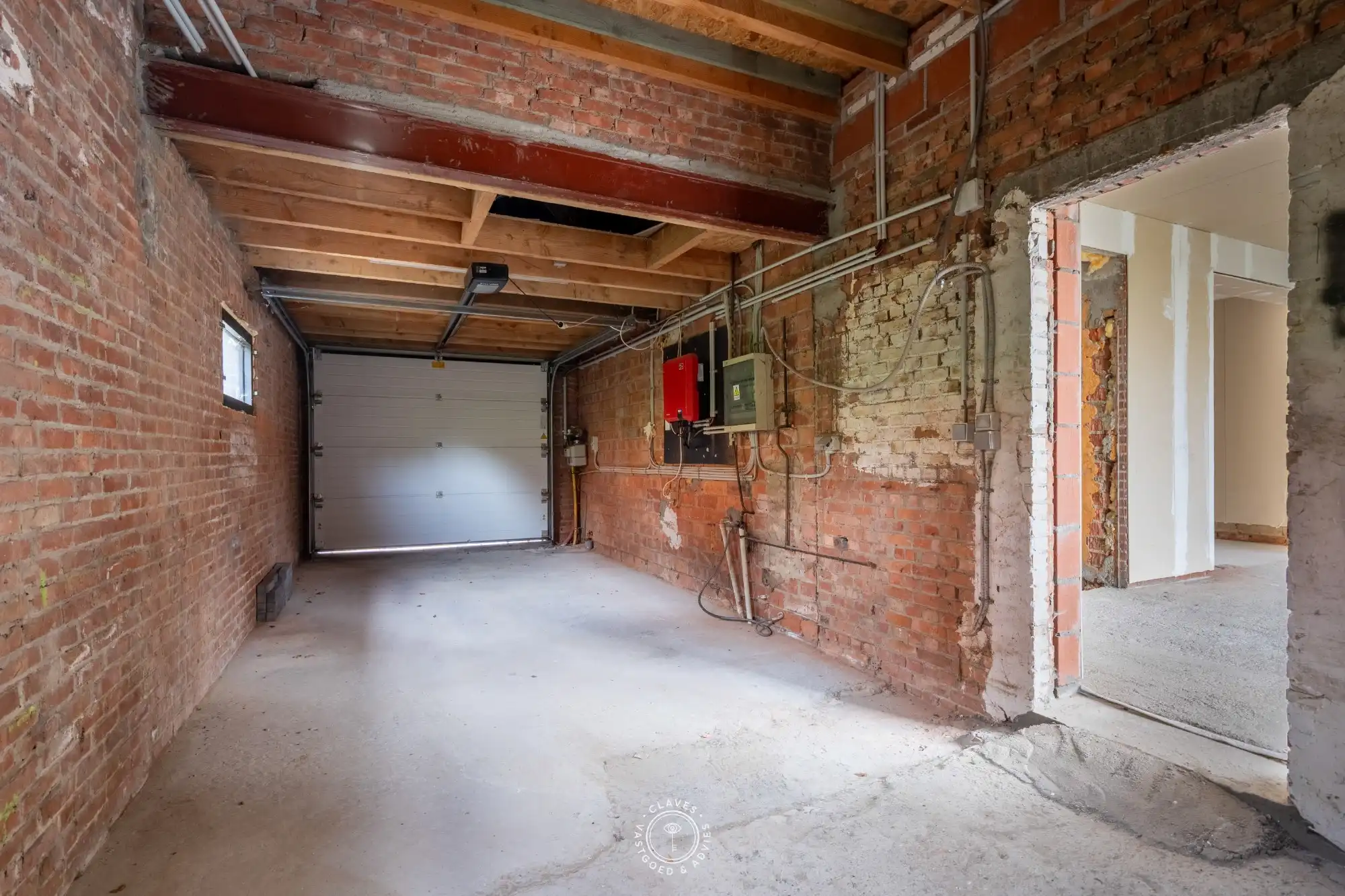 Verder te renoveren open bebouwing op toplocatie foto 13