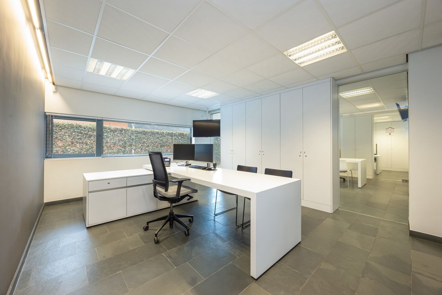 Goed gelegen kantoorruimte (circa 265m²) in het centrum van Meer (Hoogstraten) met parking. foto 19