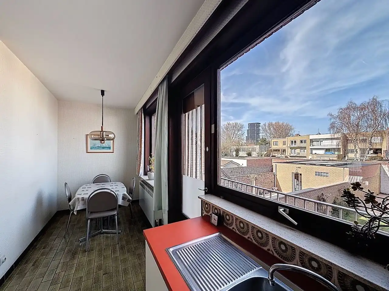 Bel-étage woning met drie slaapkamers en twee garages in het centrum van Heist-Aan-Zee foto 13