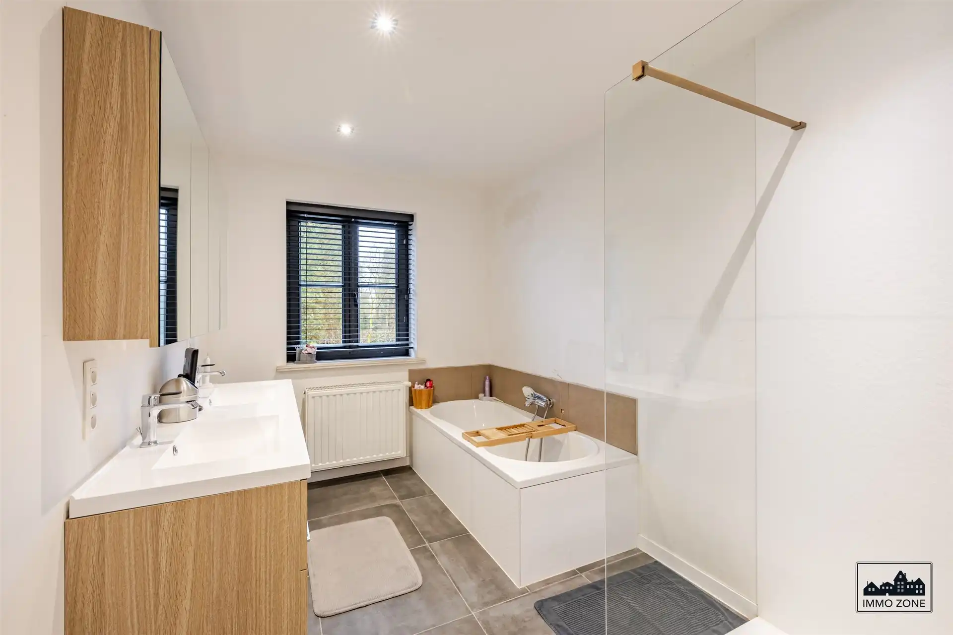 Grote, afgewerkte woning in doodlopende straat te Hamme! foto 15