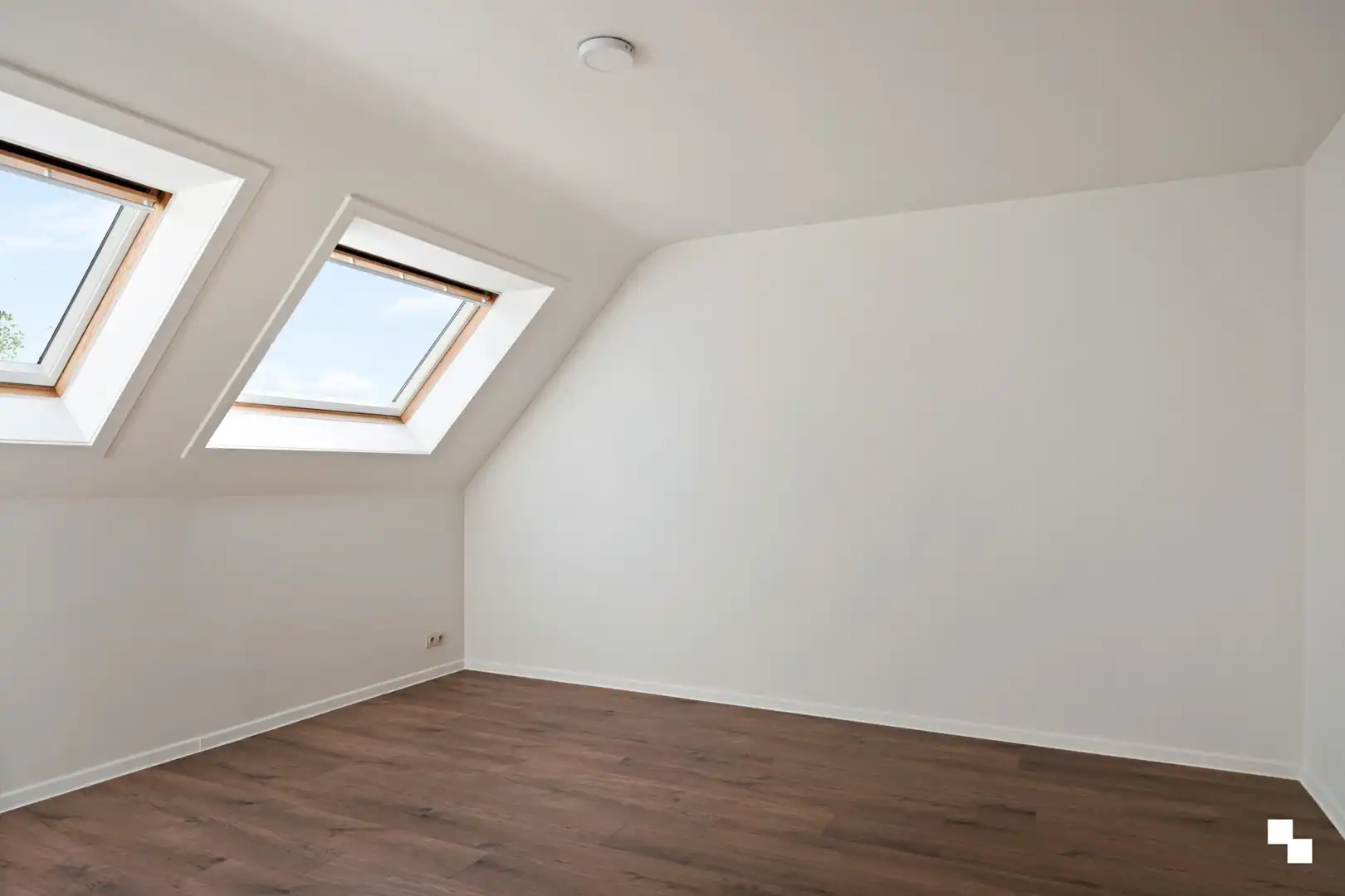 Instapklare woning met drie slaapkamers en achteruitweg foto 10
