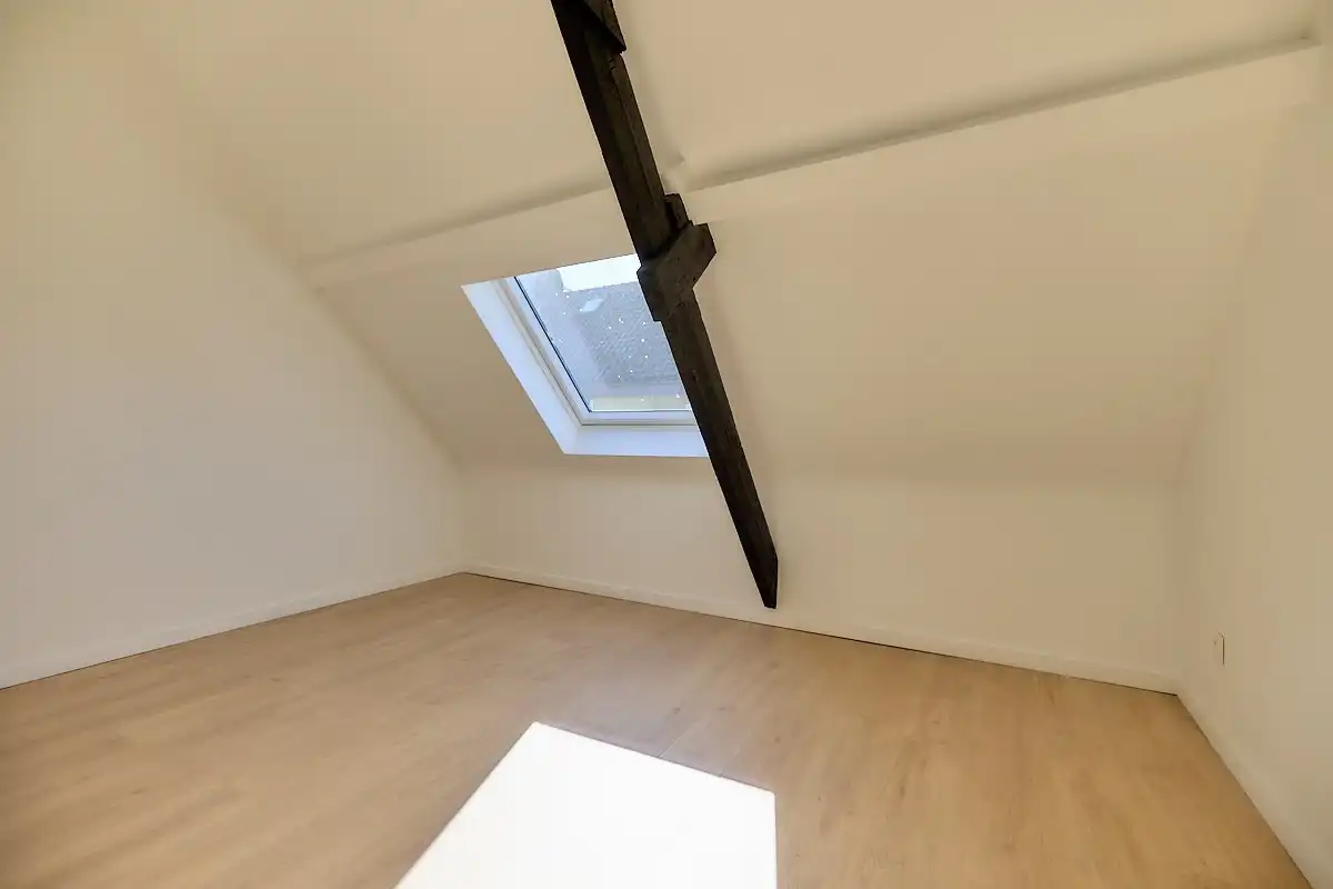 Gerenoveerde halfopen woning met 3 slaapkamers, bureau, parking en tuin in Sint-Denijs-Westrem foto 20