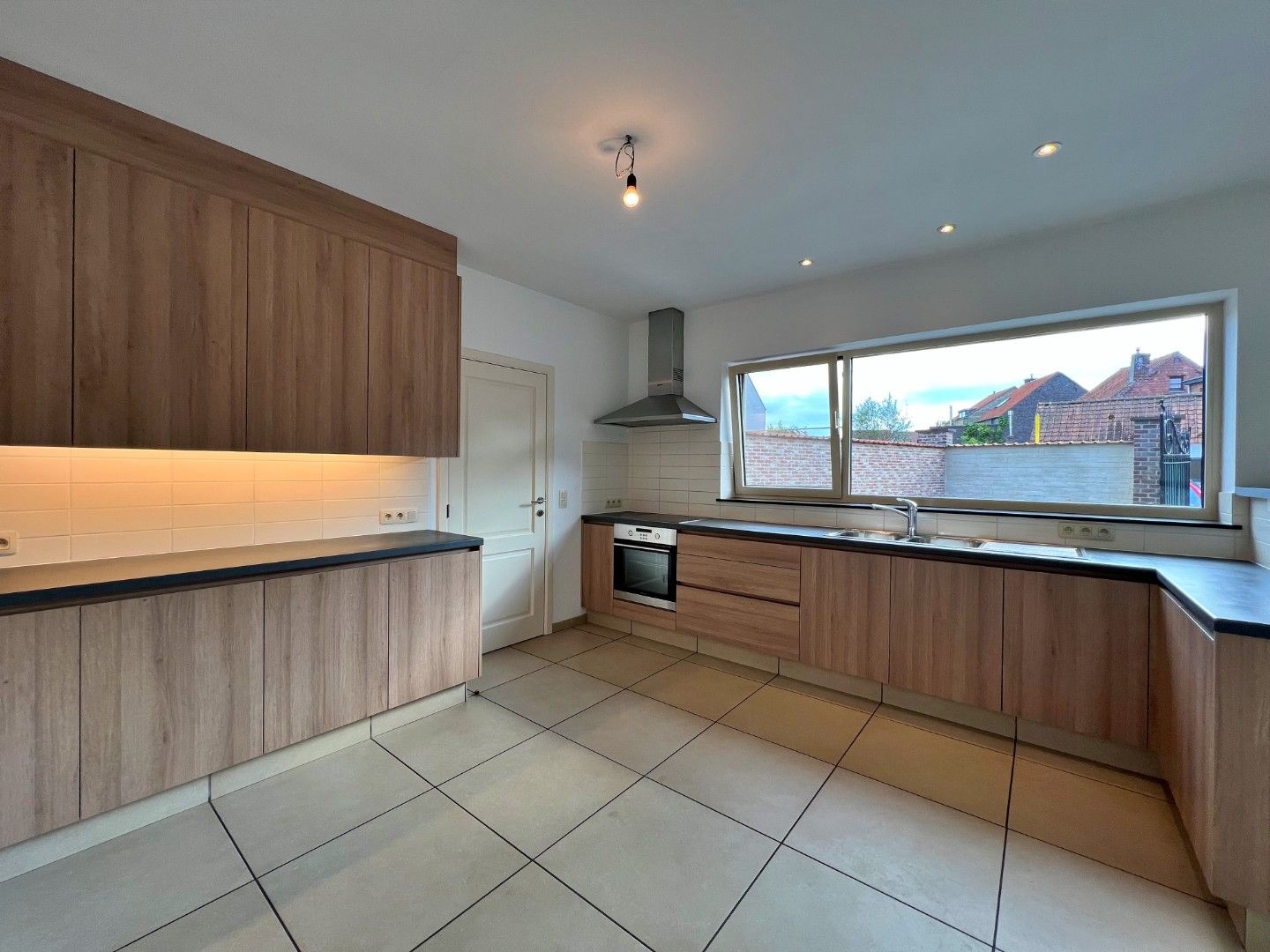 🏡 Ruime gezinswoning te huur in het hart van Lovendegem foto 7
