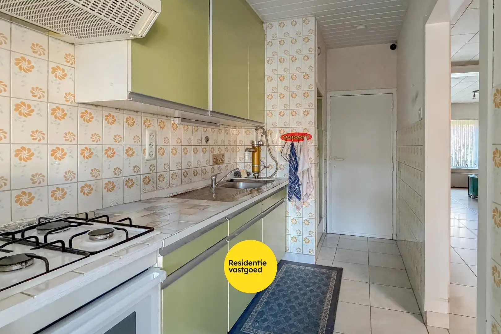 Ruime woning met zuidgerichte tuin te Sint-Michiels foto 7