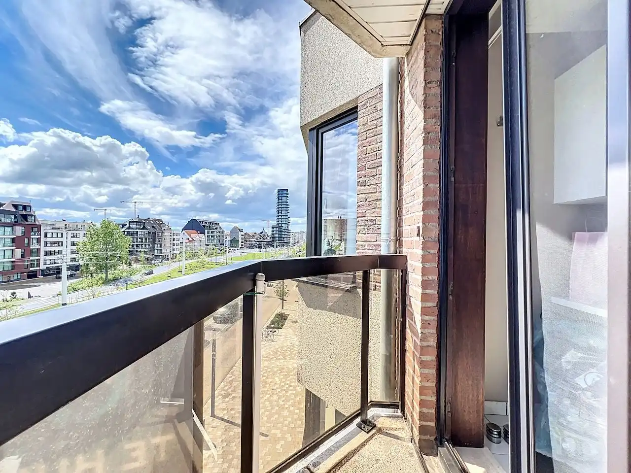 Verzorgd en uitstekend gelegen 2-slaapkamerappartement op de Graaf d’Ursellaan foto 14