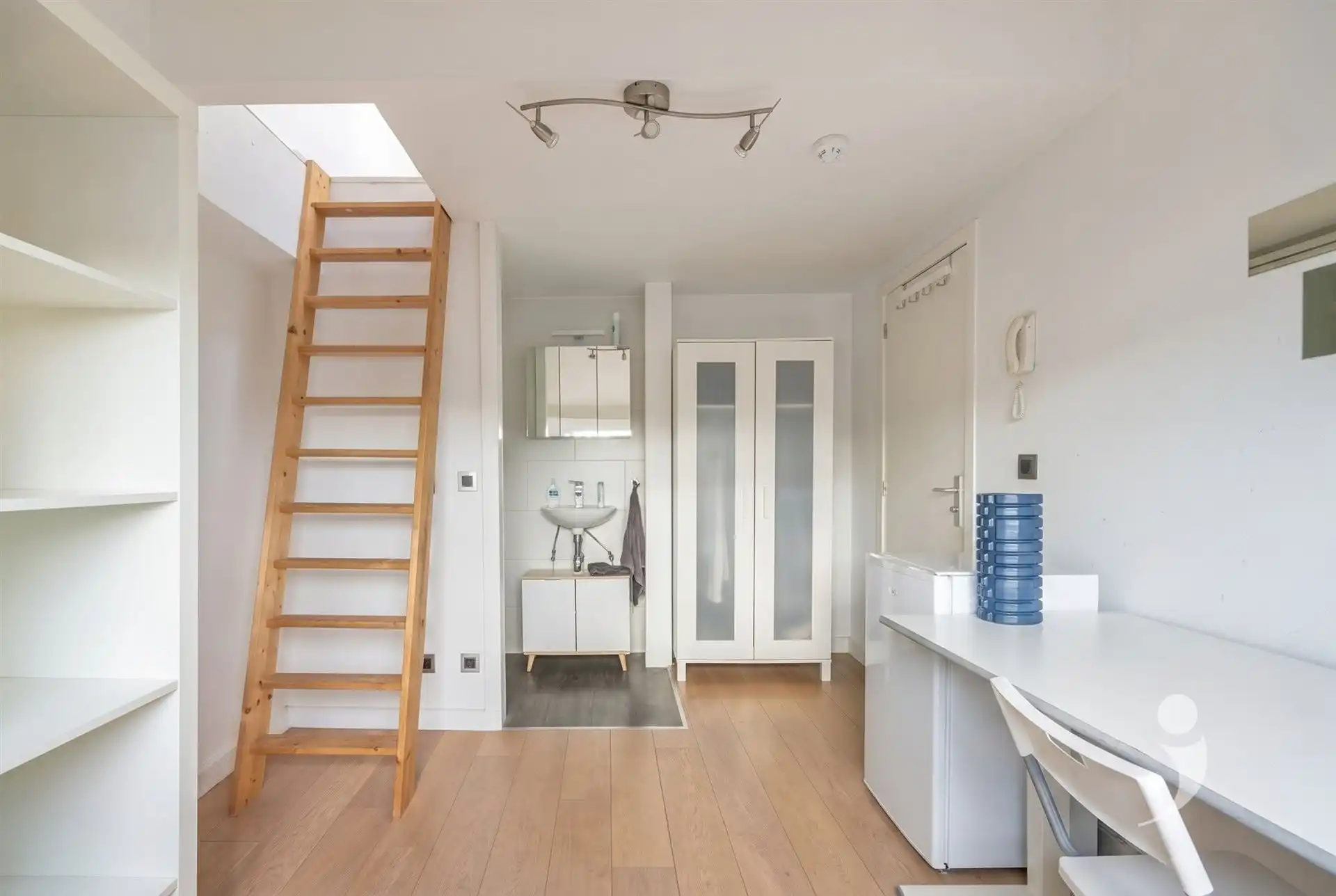 Opbrengsteigendom met handelspand, studio en 6 studentenkamers in Leuven foto 15