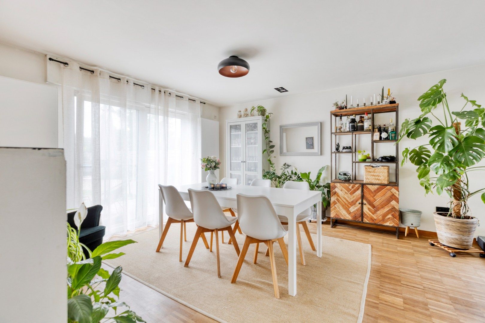 Charmante woning met 4 slpks en verwarmd zwembad op een zonnig perceel van 942 m² !  foto 6