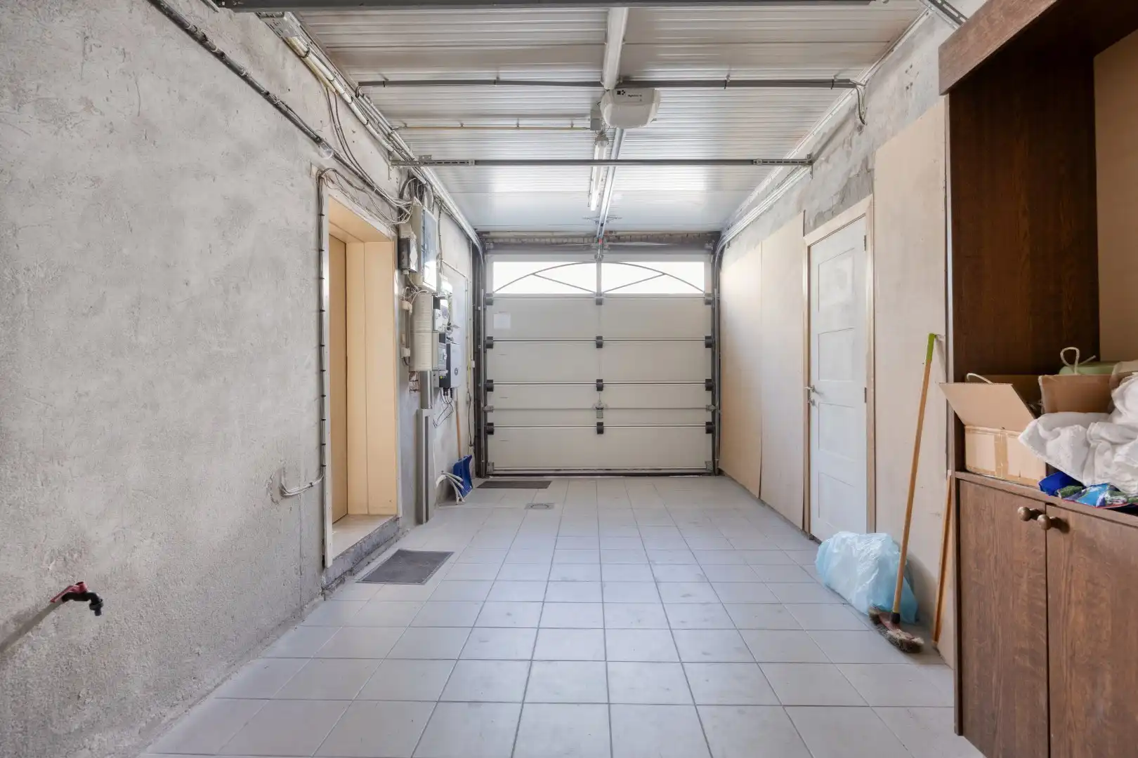 Goed gelegen handelspand met woonst! foto 15