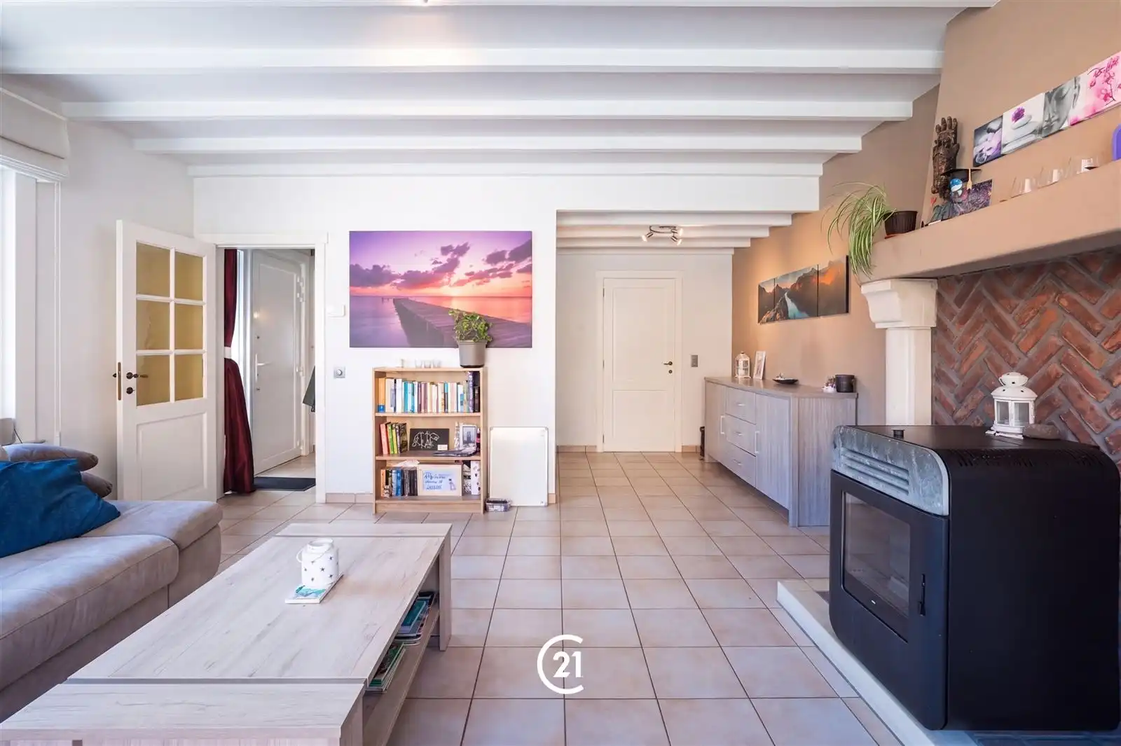 Goed gelegen gezinswoning met 3 ruime kamers, garage, tuin en berging foto 4
