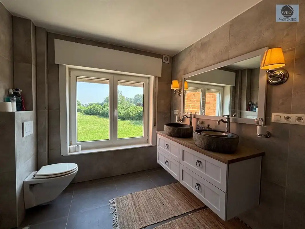 VERNIEUWDE WONING MET 4 SLAAPKAMERS EN TUIN foto 9
