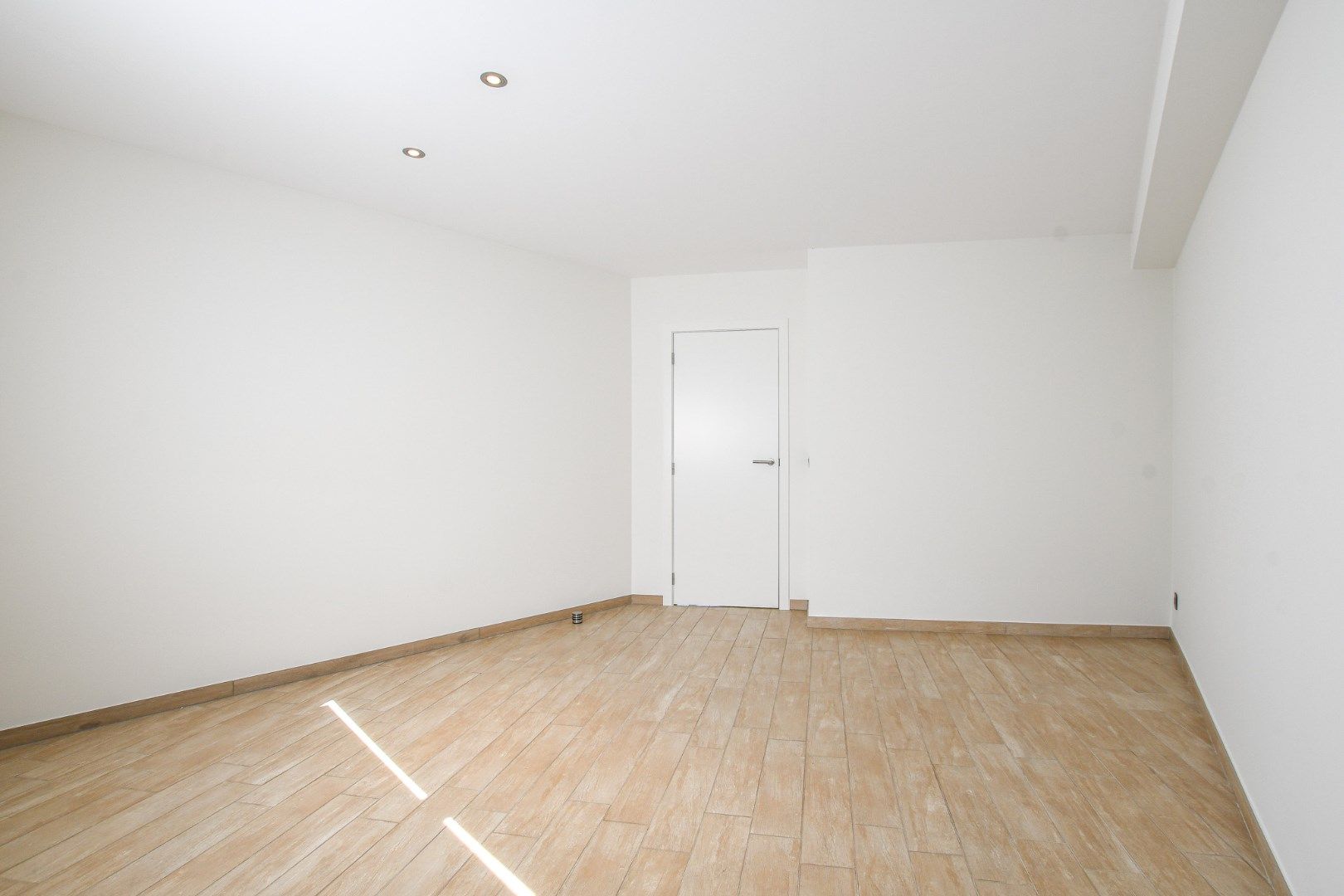 Volledig gerenoveerd appartement met terras te koop in Klemskerke (De Haan) foto 26