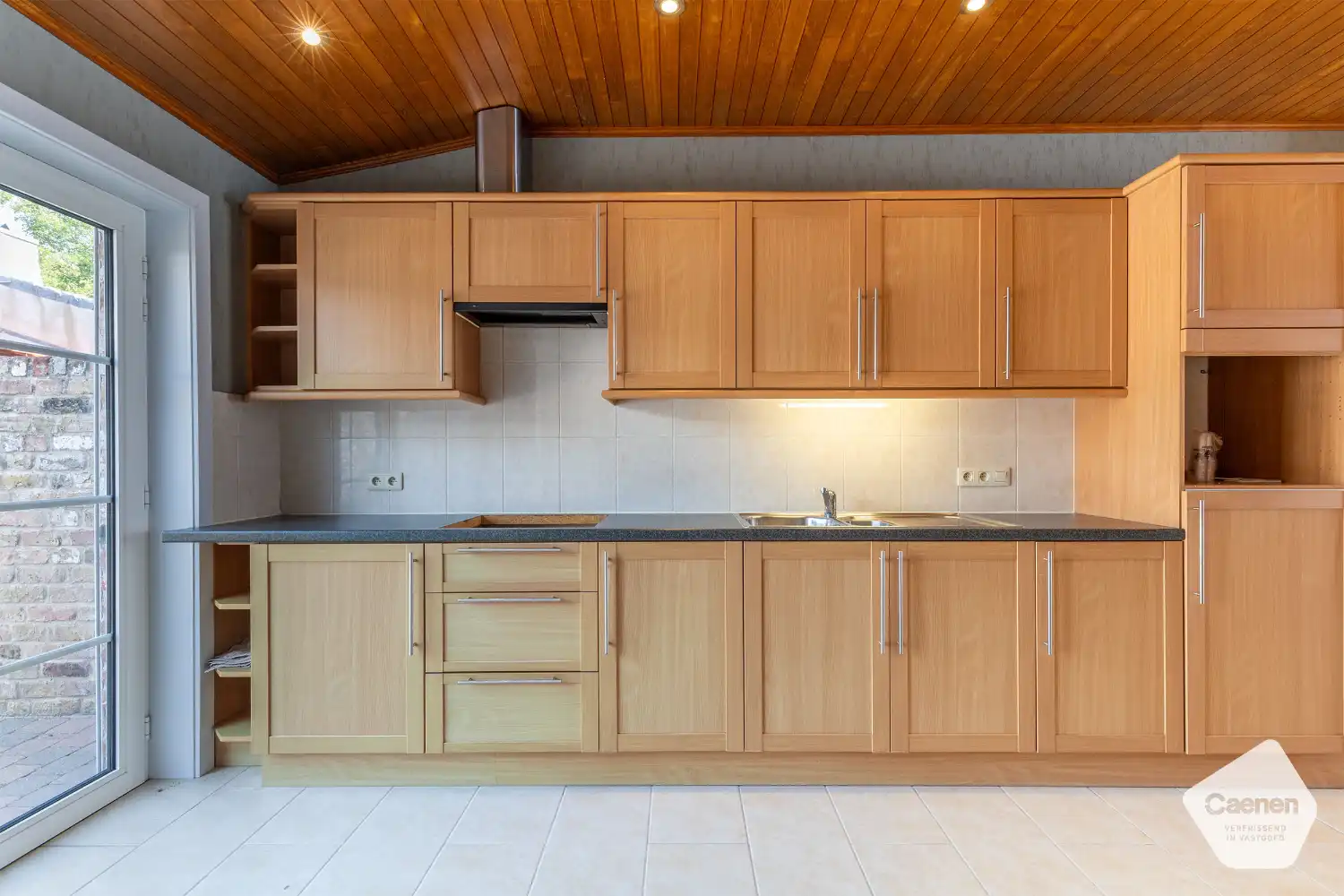 Verzorgde woning met verrassend ruime zonnige stadstuin. foto 4