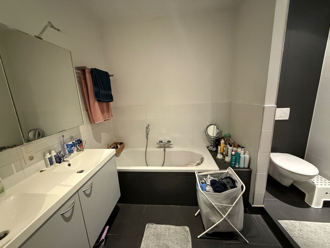 In het hart van Antwerpen, maar toch in een rustige straat, bevindt zich dit appartement foto 10