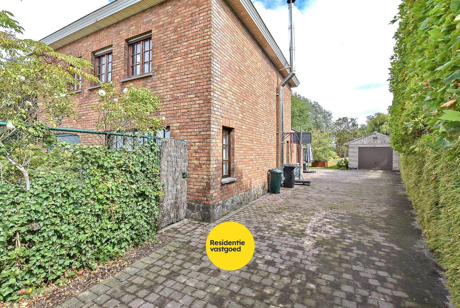 Instapklare alleenstaande woning met 4/5 slaapkamer op 2.084m² te Diksmuide! foto 22