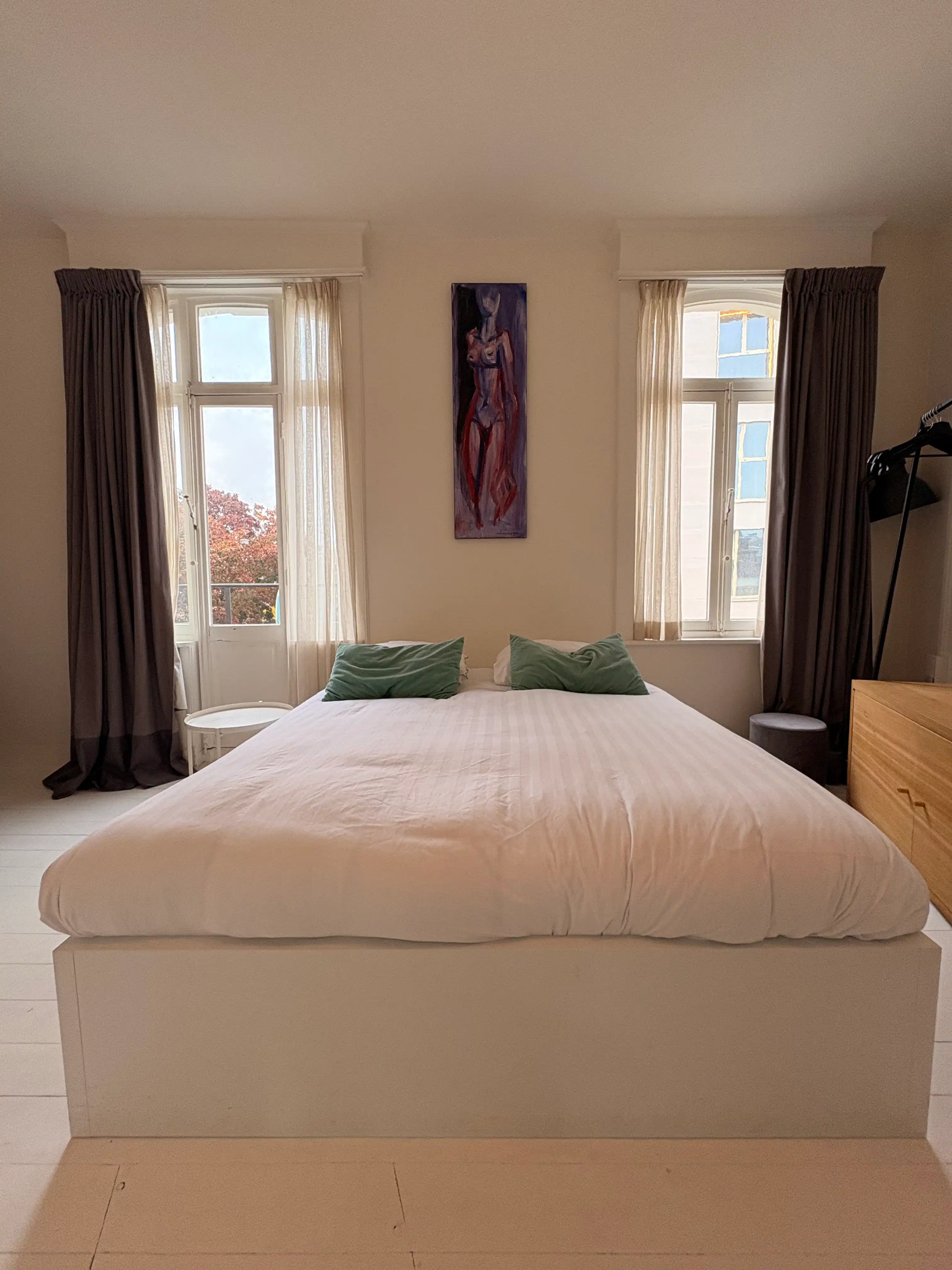 Handelspand met drie studio’s te koop op topligging in Gent foto 14