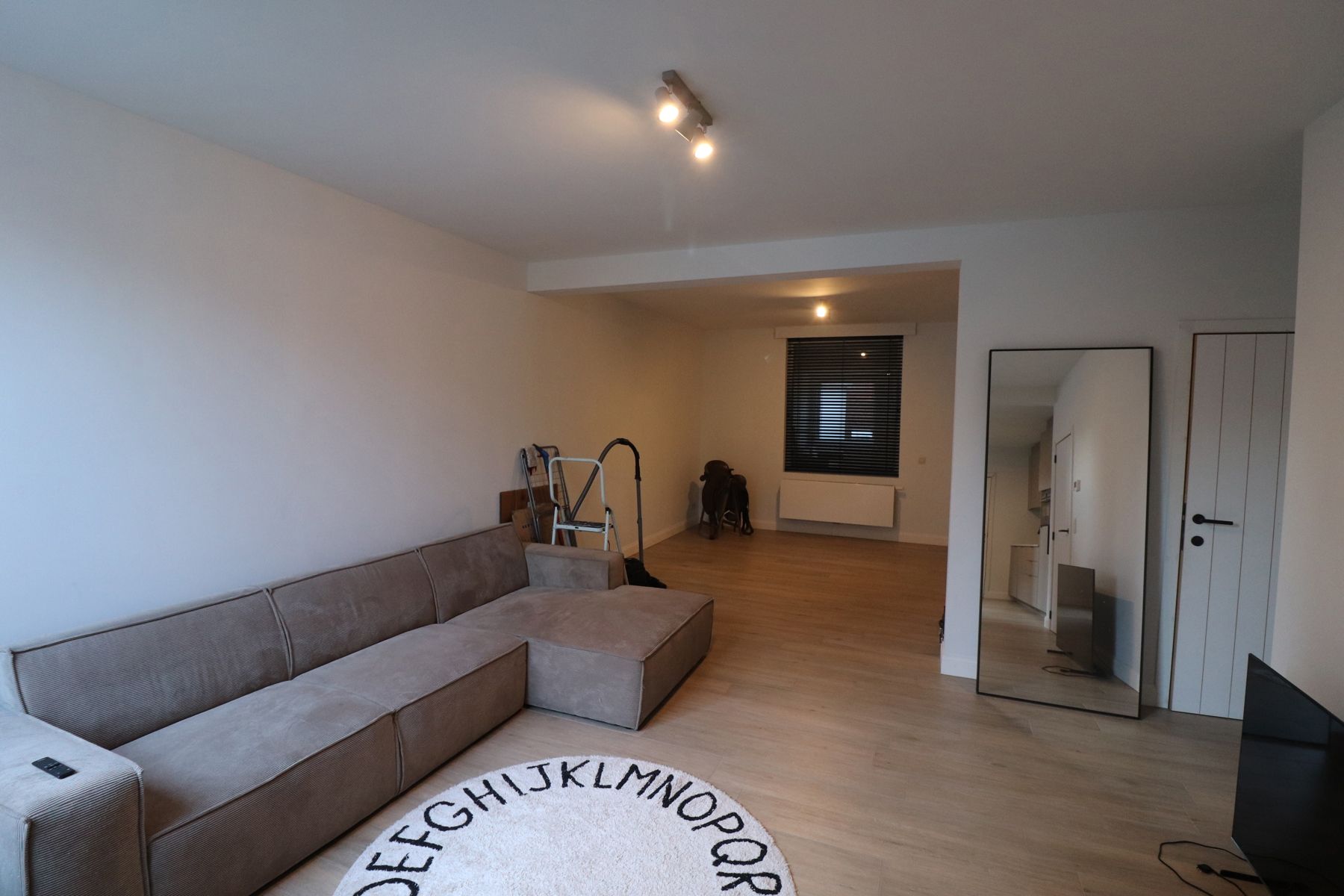 Een gerenoveerde woning met 3 slaapkamers en tuin.  foto 3