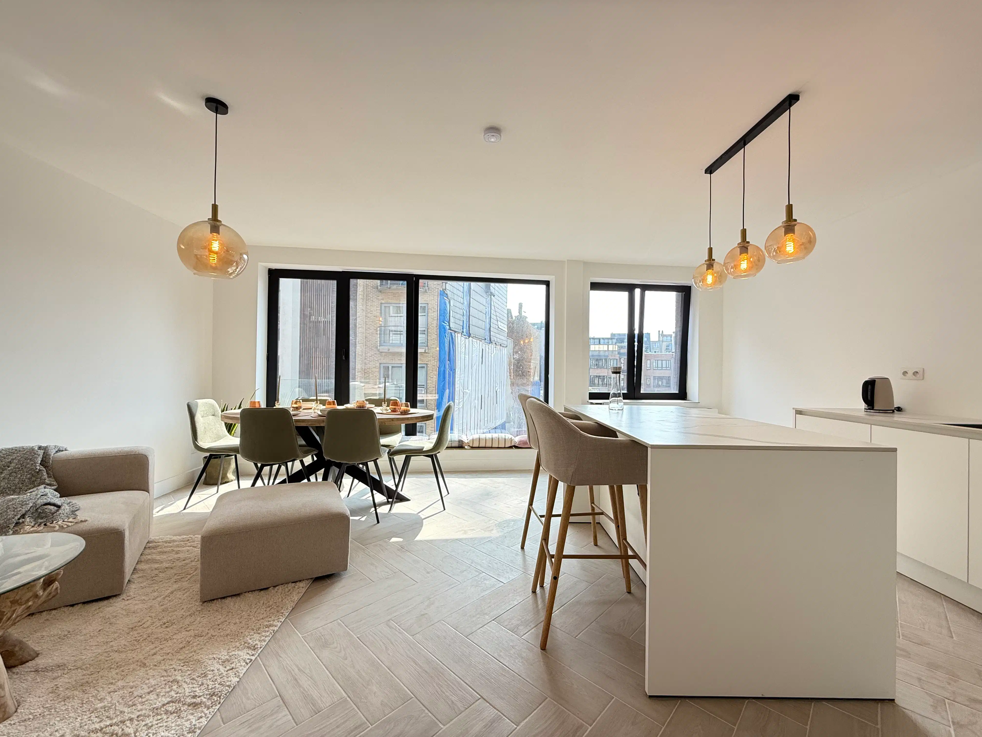 Subliem gerenoveerd appartement met terras foto {{pictureIndex}}