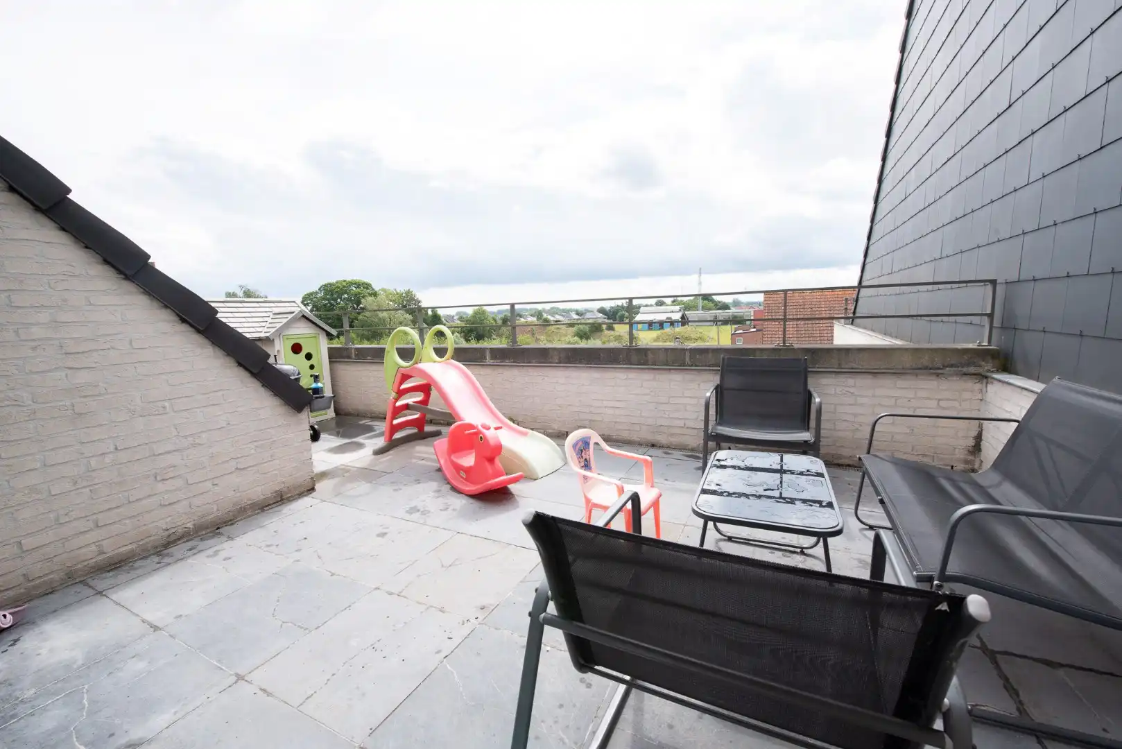 Ruim dakappartement met 2 ruime zonneterrassen te huur in Zulte foto 10