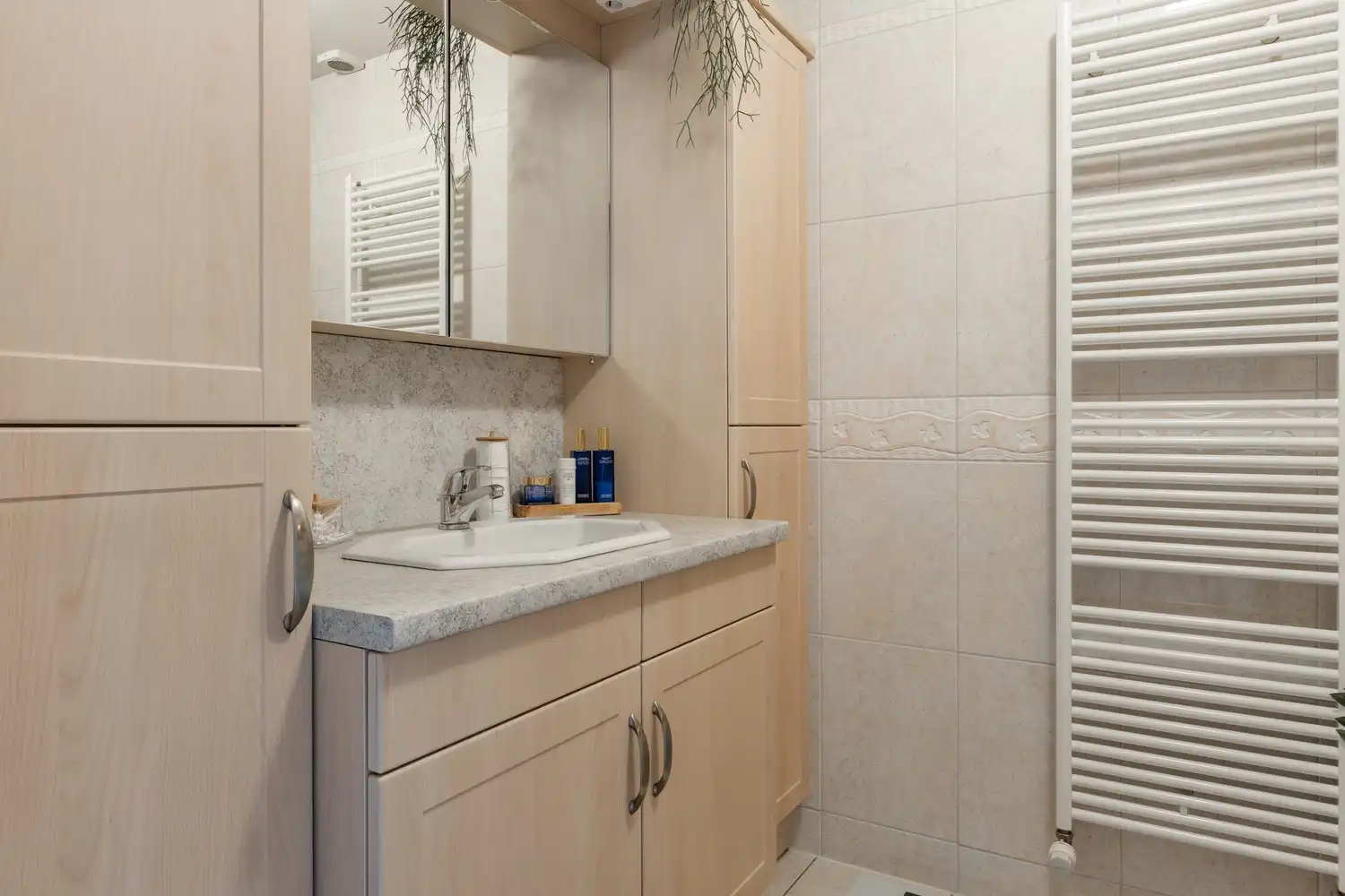 Zeer ruim appartement/stadswoning pal in het centrum van Pelt foto 29