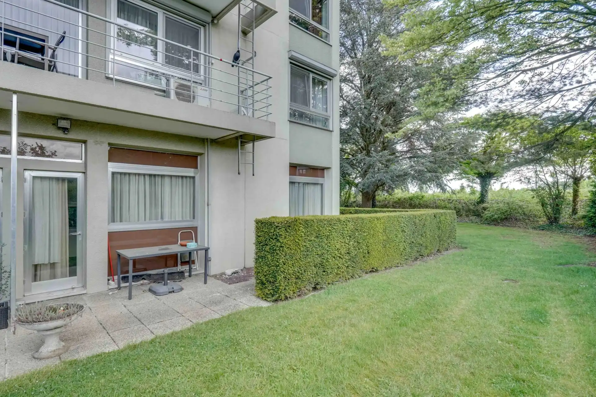 Zeer ruim gelijkvloers appartement met kelderparking foto 18