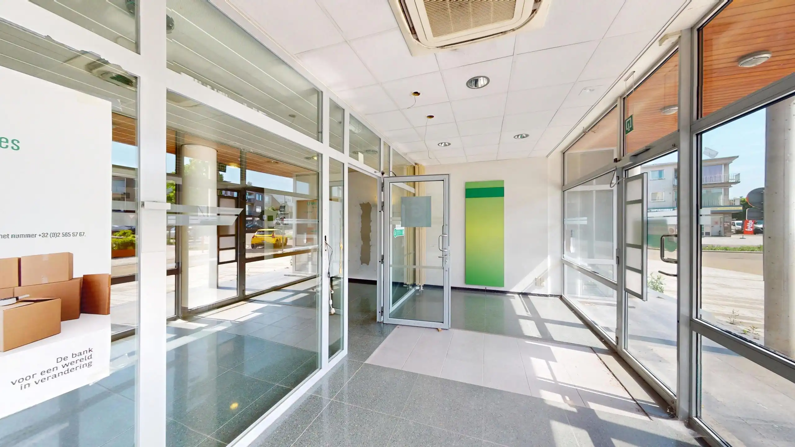 Zeer ruim kantoor op commerciële locatie in centrum Beringen foto 3