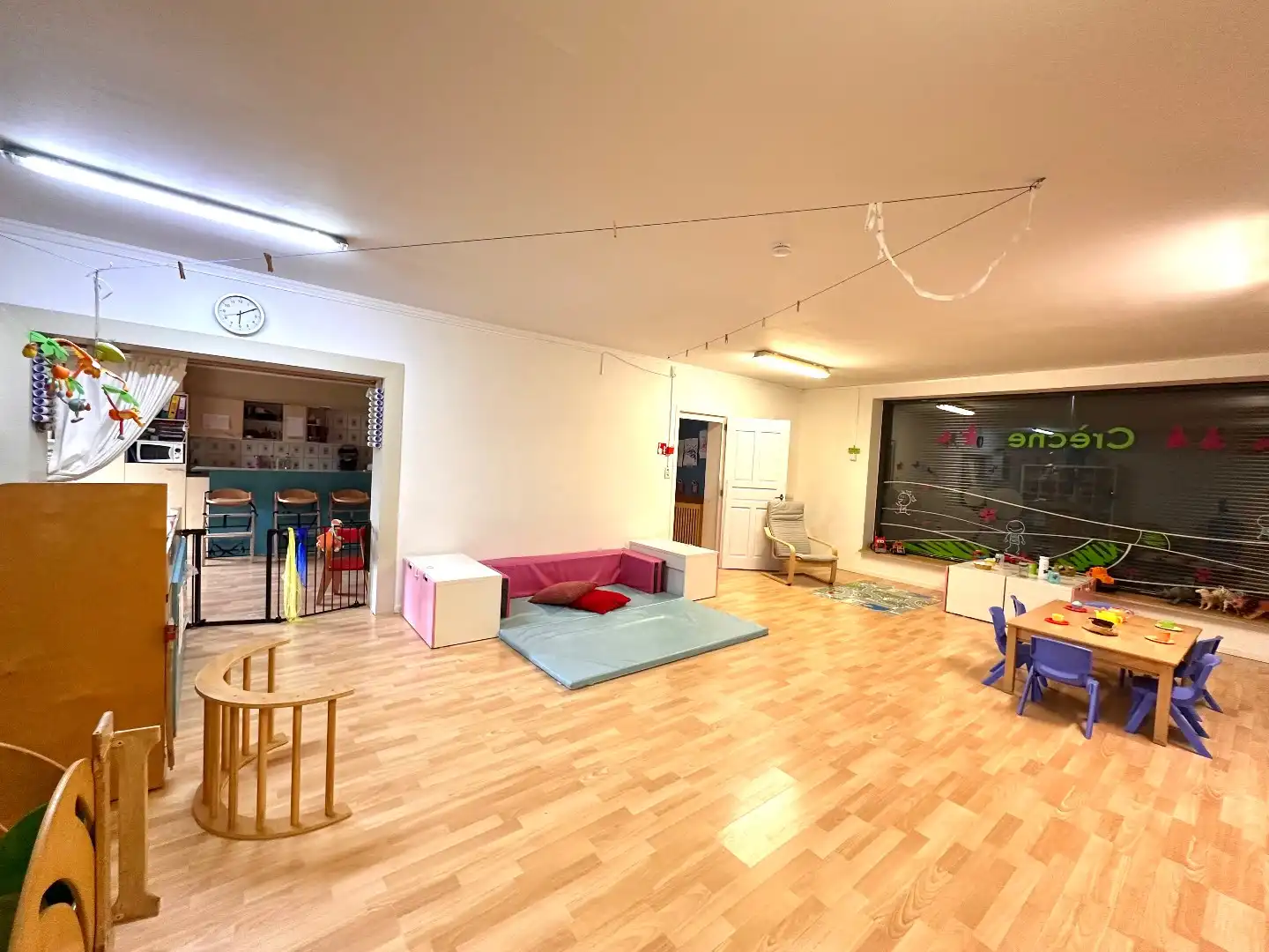 Veelzijdig handelshuis met ruime tuin – momenteel ingericht als crèche foto 5