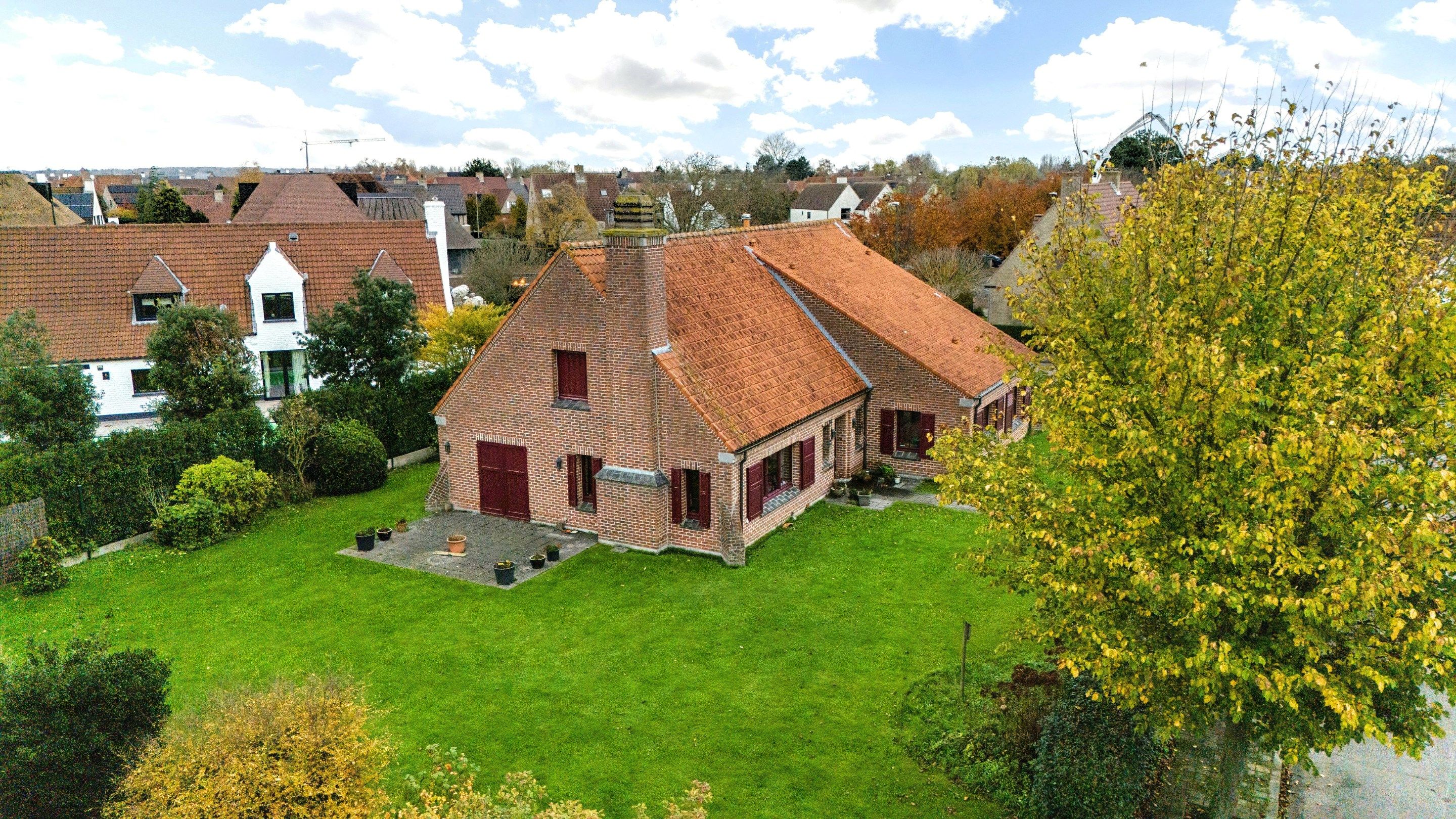 Residentieel gelegen villa in een geliefde omgeving te Knokke foto 2