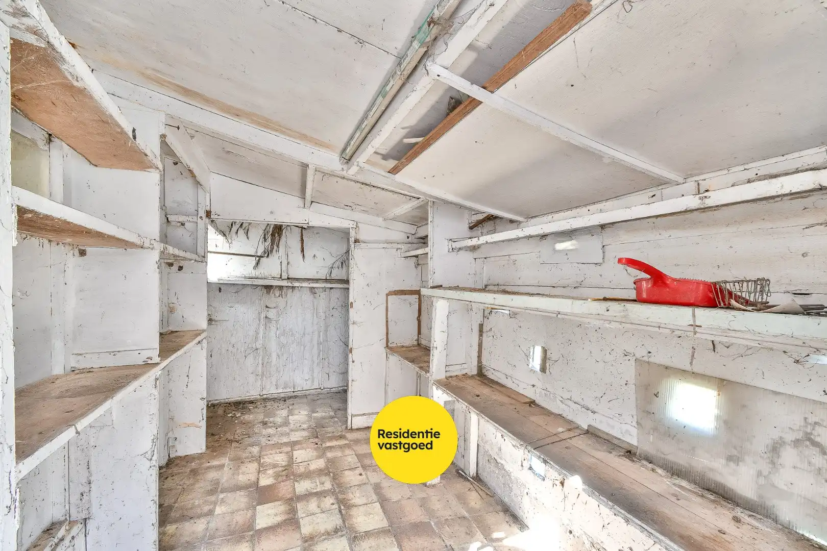 Te renoveren halfopen bebouwing met tuin en groot potentieel foto 22