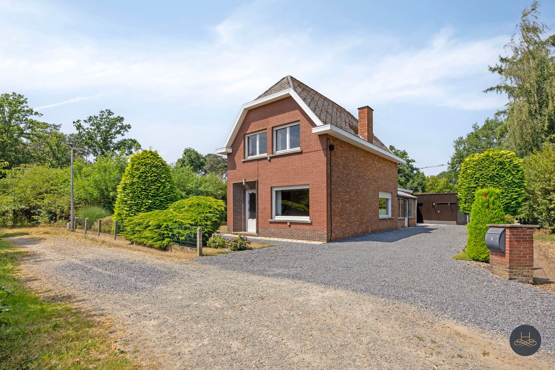 Hoofdfoto van de publicatie: Renovatiewoning op riant perceel in de natuur
