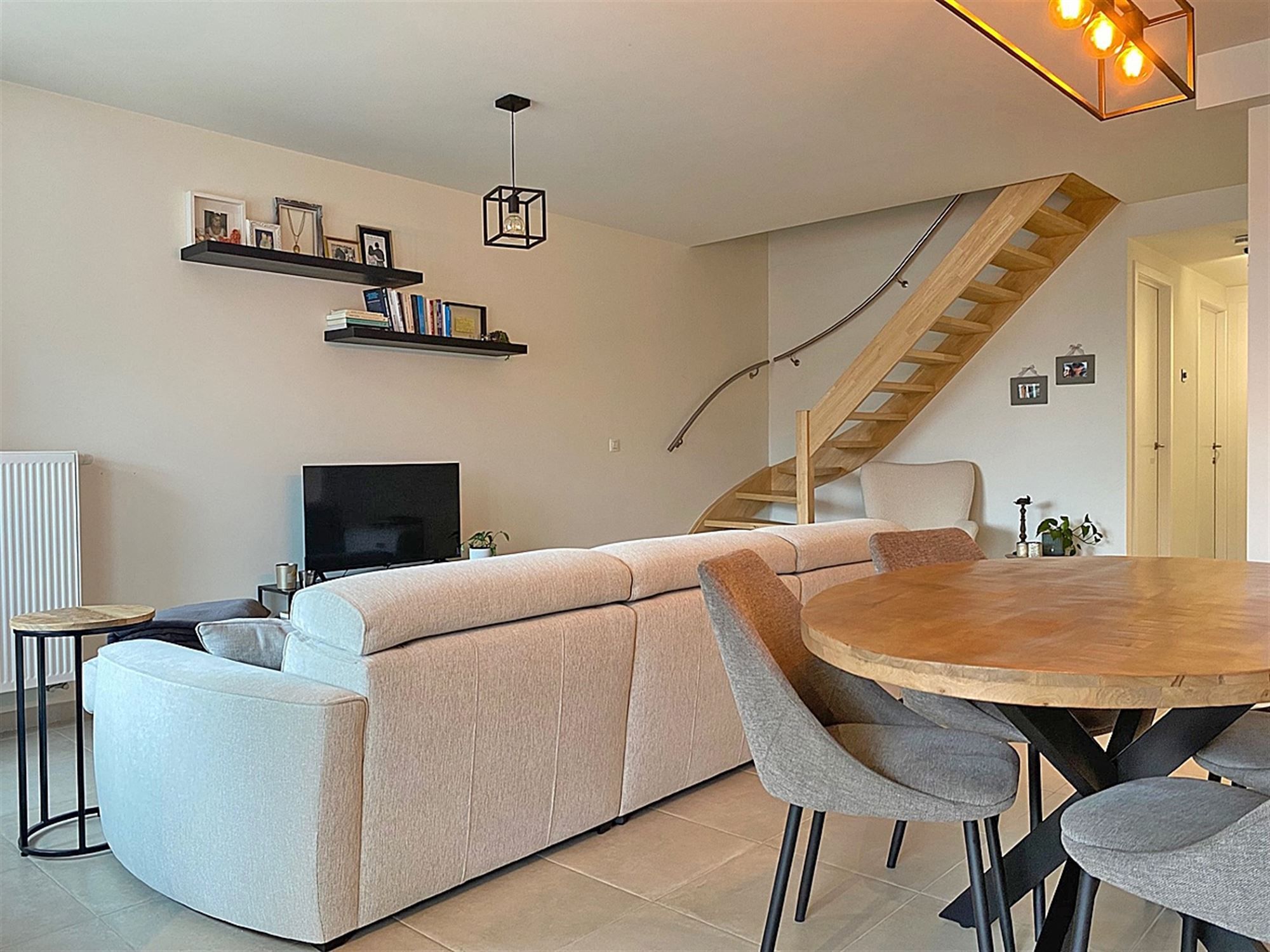 Instapklaar APPARTEMENT (duplex) met 3 slaapkamers, terras en garage foto 4