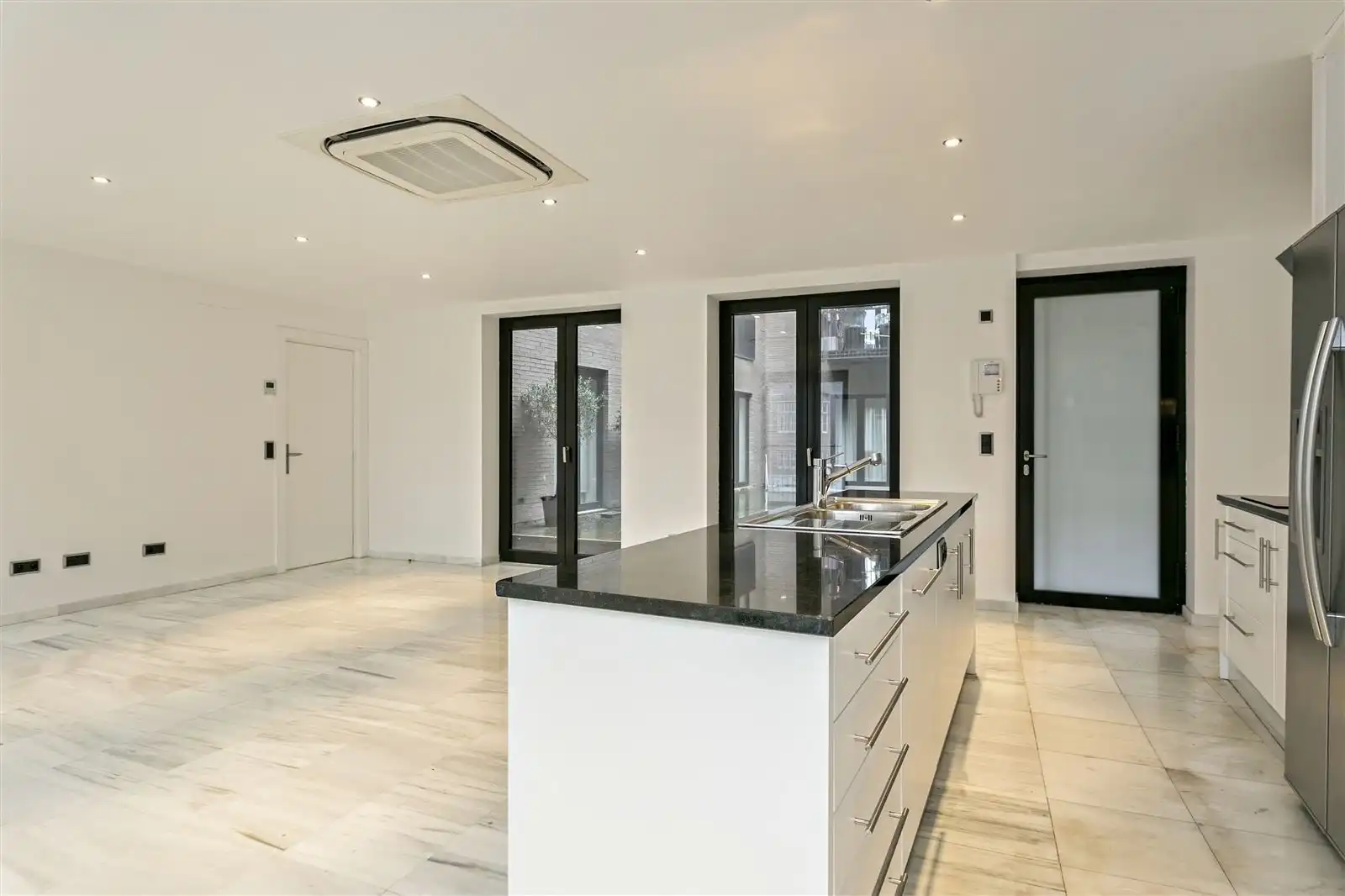 For the shop aholics between us: Meir shopping street foto 3