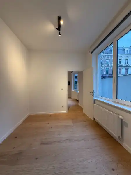Leuk vernieuwd appartement nabij de Vlaanderenstraat foto 7