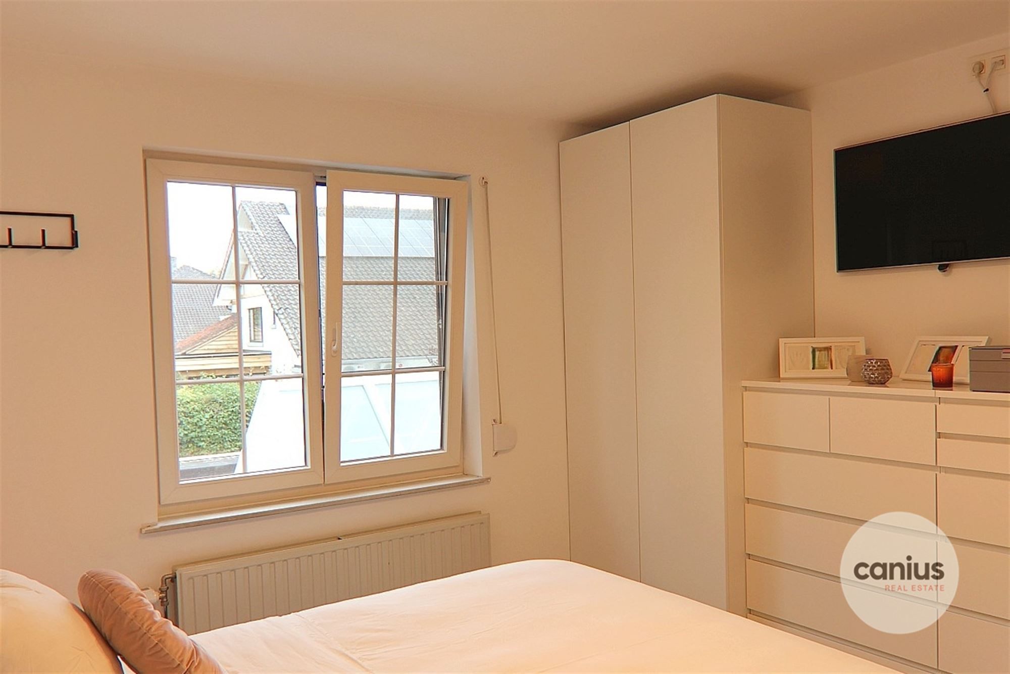 WONING MET DRIE SLAAPKAMERS EN PRAKTIJKRUIMTE TE KOOP IN SINT-TRUIDEN foto 21