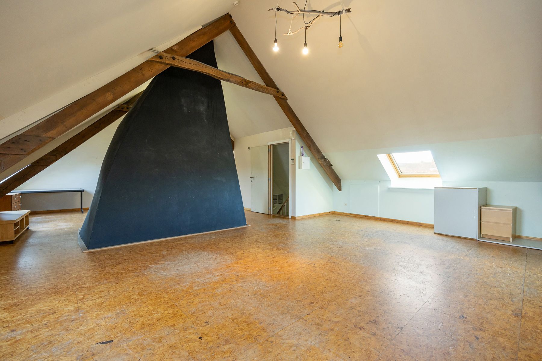 Handelspand (voorheen restaurant) met bovengelegen woonst op een perceel van 2.128 m². foto 18