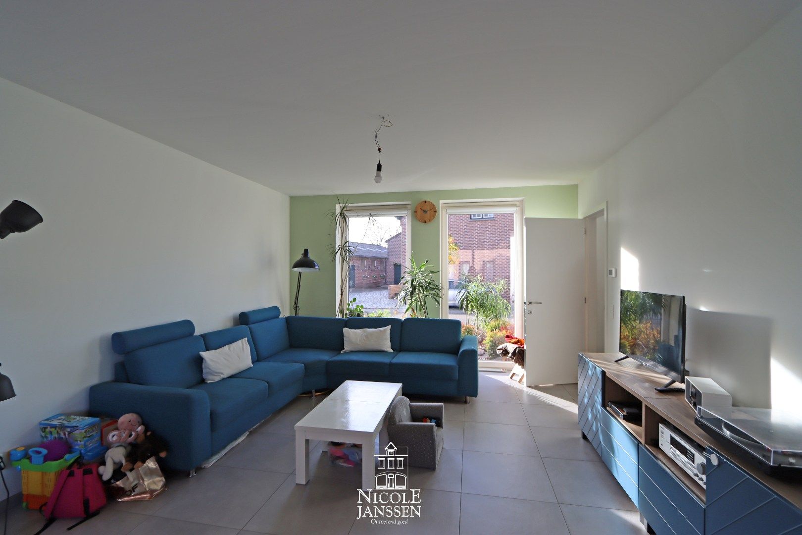 Nieuwbouwwoning met drie slaapkamers, tuintje en carport op een aangename en rustige locatie in Kessenich foto 5