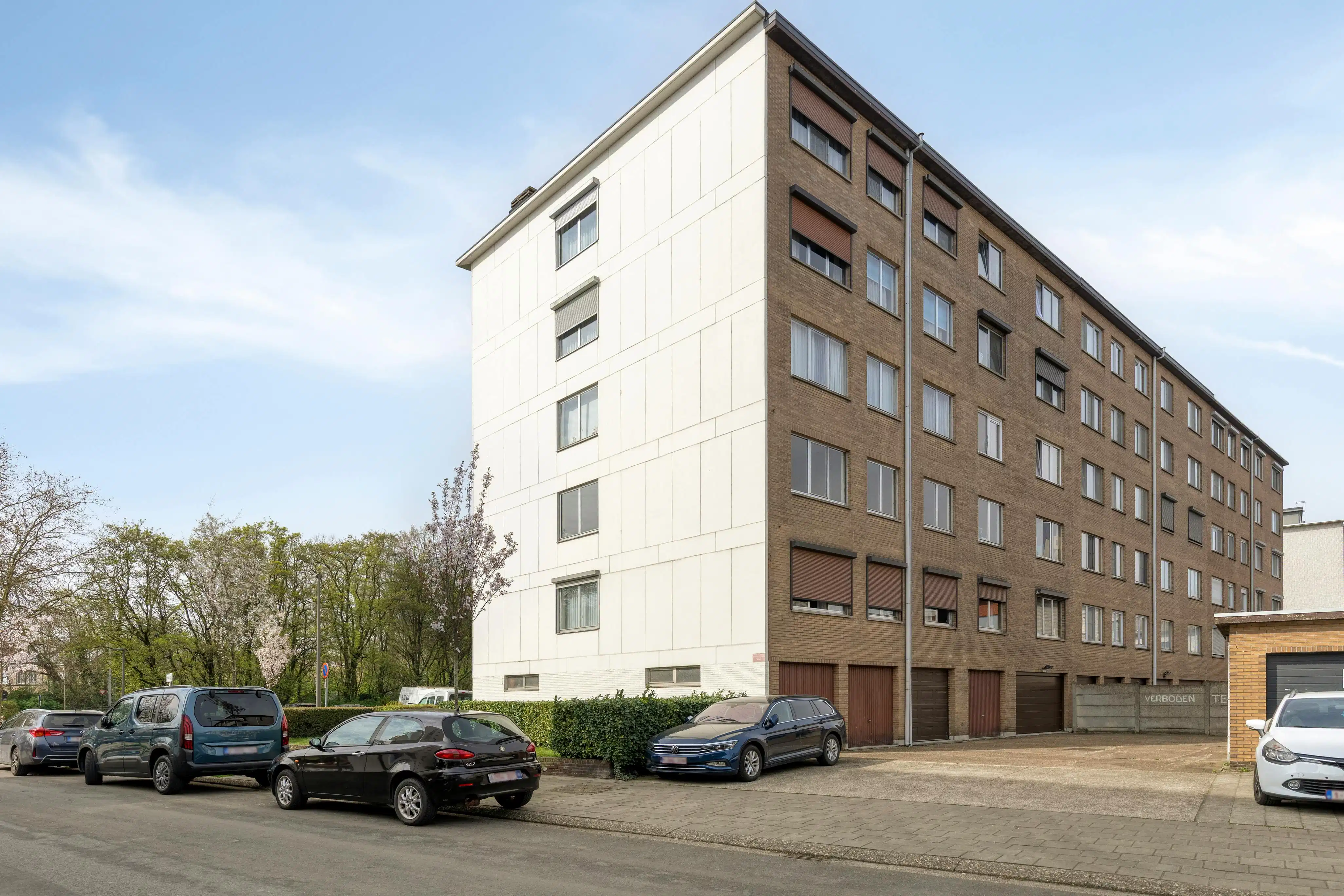 Appartement met 3 slaapkamers en parking te koop in Merksem! foto 14