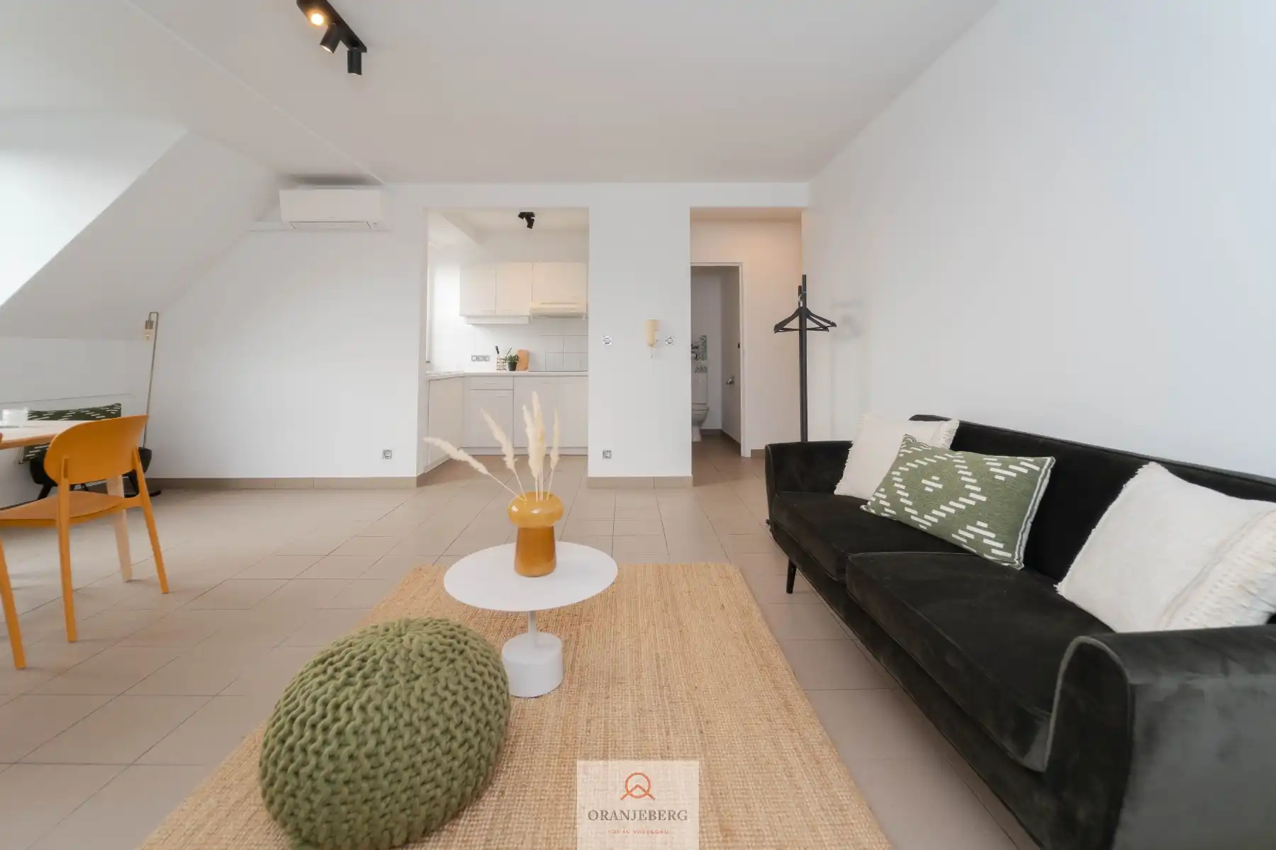 Instapklaar duplex-appartement Wondelgem! foto 10