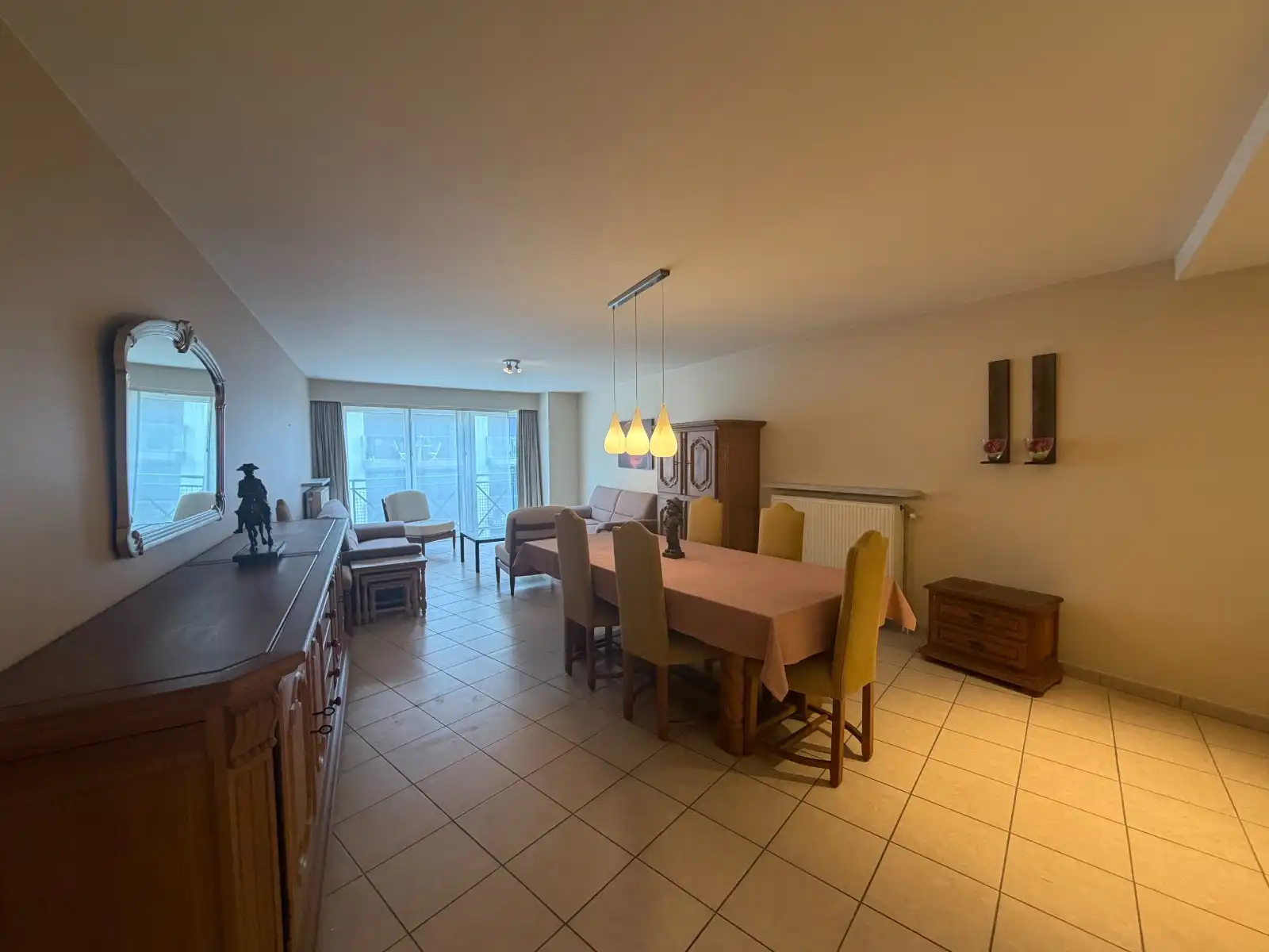 RUIM EN ENERGIEZUINIG 2-SLAAPKAMERAPPARTEMENT MET TERRAS EN GARAGE IN HET CENTRUM VAN DEINZE foto 3