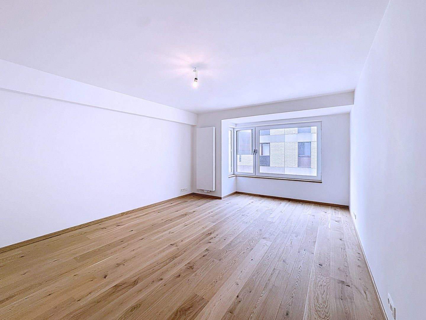 Volledig gerenoveerd appartement met 2 slaapkamers foto 4