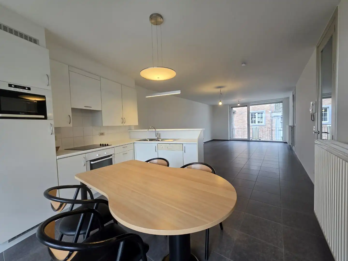 GEZELLIGE RIJWONING MET 3 SLPKS | KOER EN TERRAS foto 4