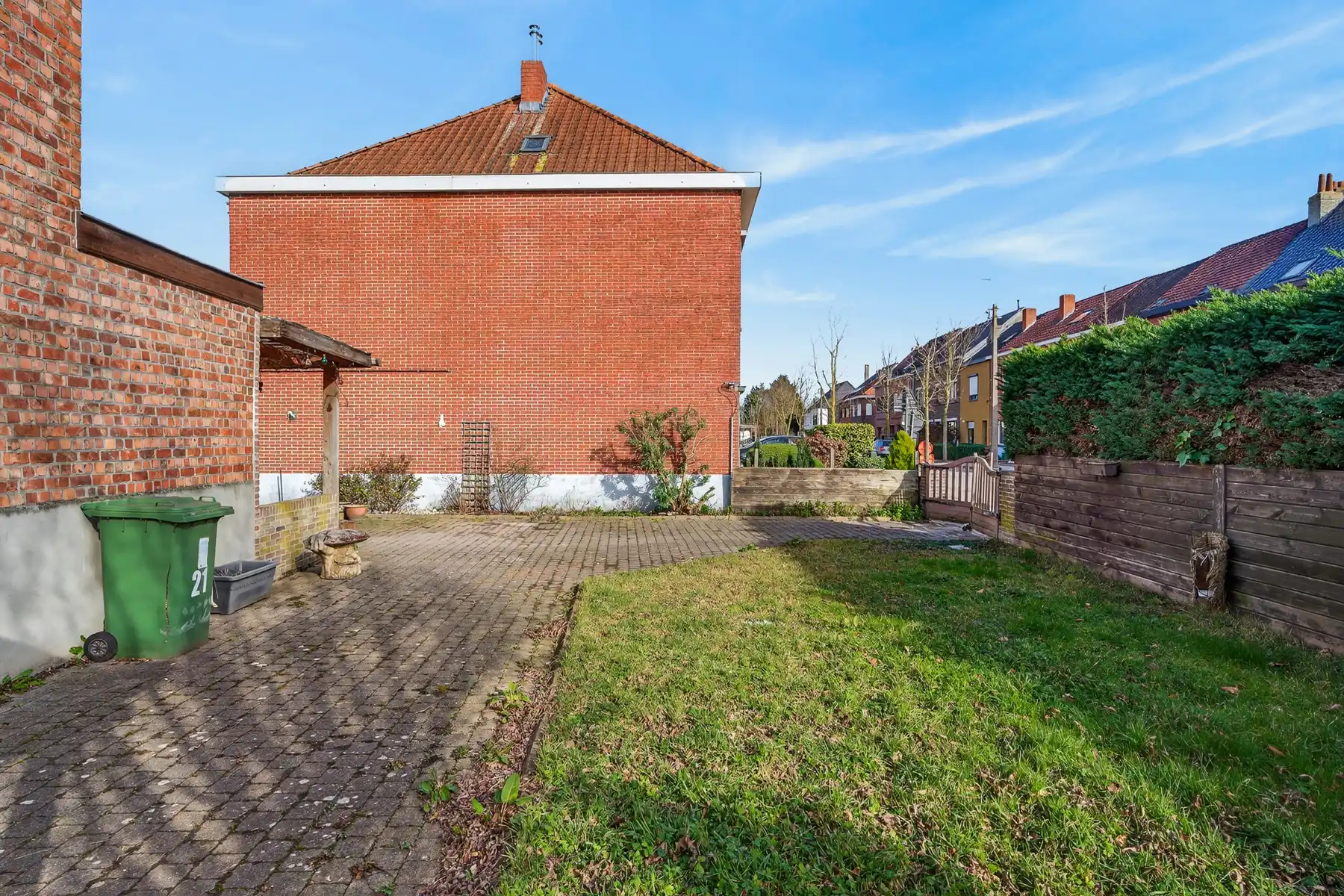 Gezinswoning op hoekperceel op topligging te Sint-Amandsberg foto 17