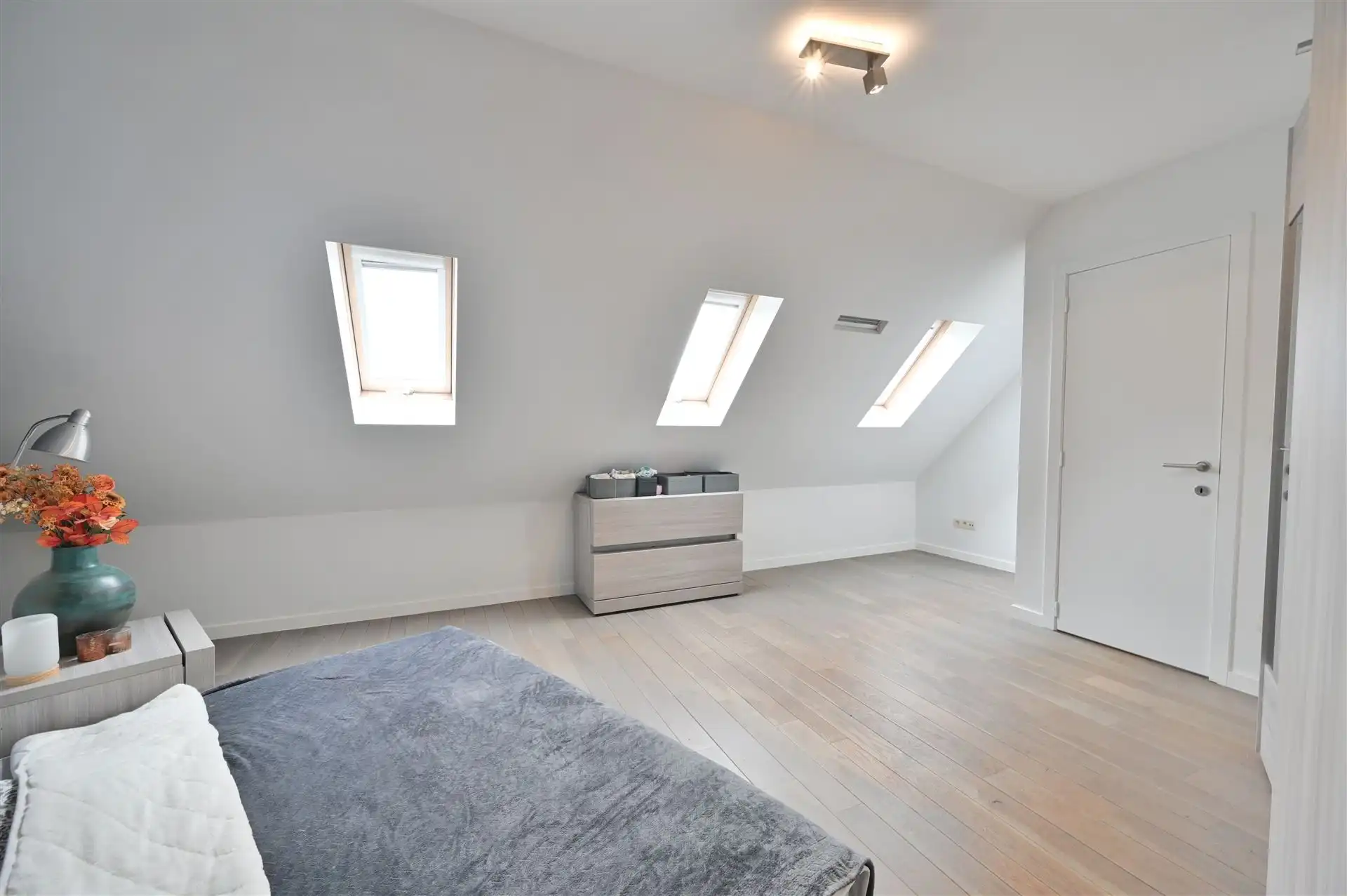 Ruime duplex met drie slaapkamers in centrum Herselt foto 14